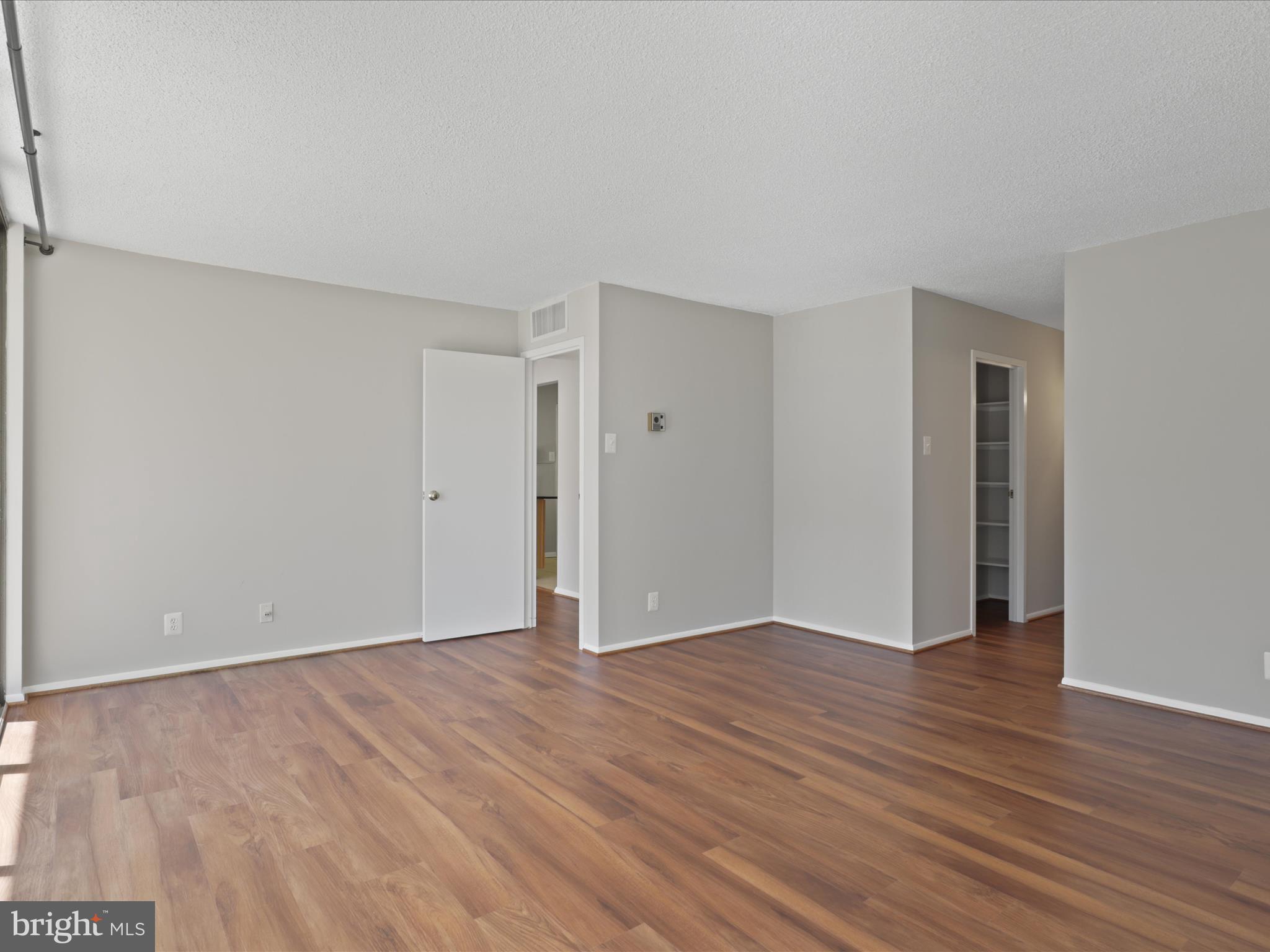 MCLEAN HOUSE - Residential