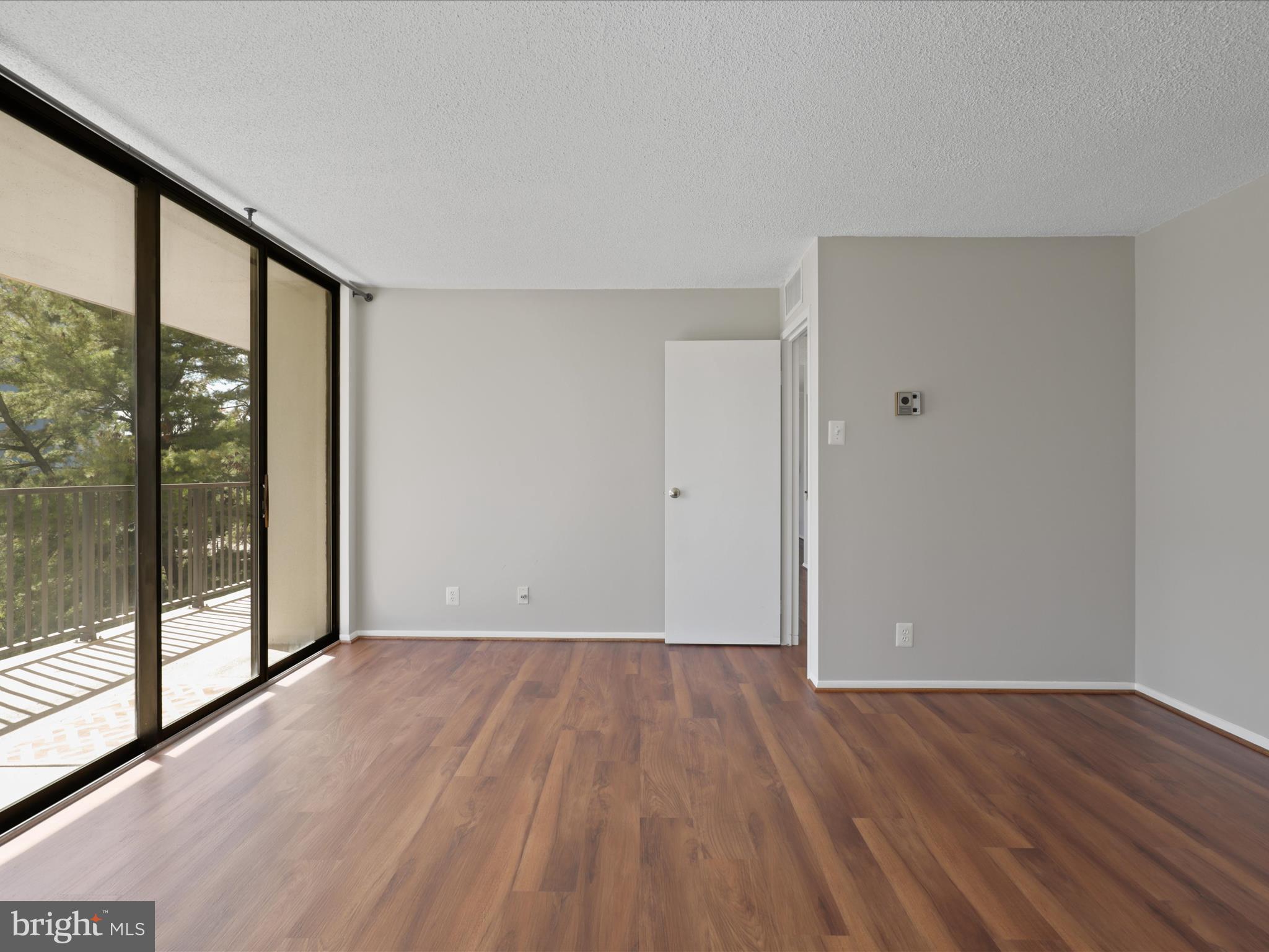 MCLEAN HOUSE - Residential