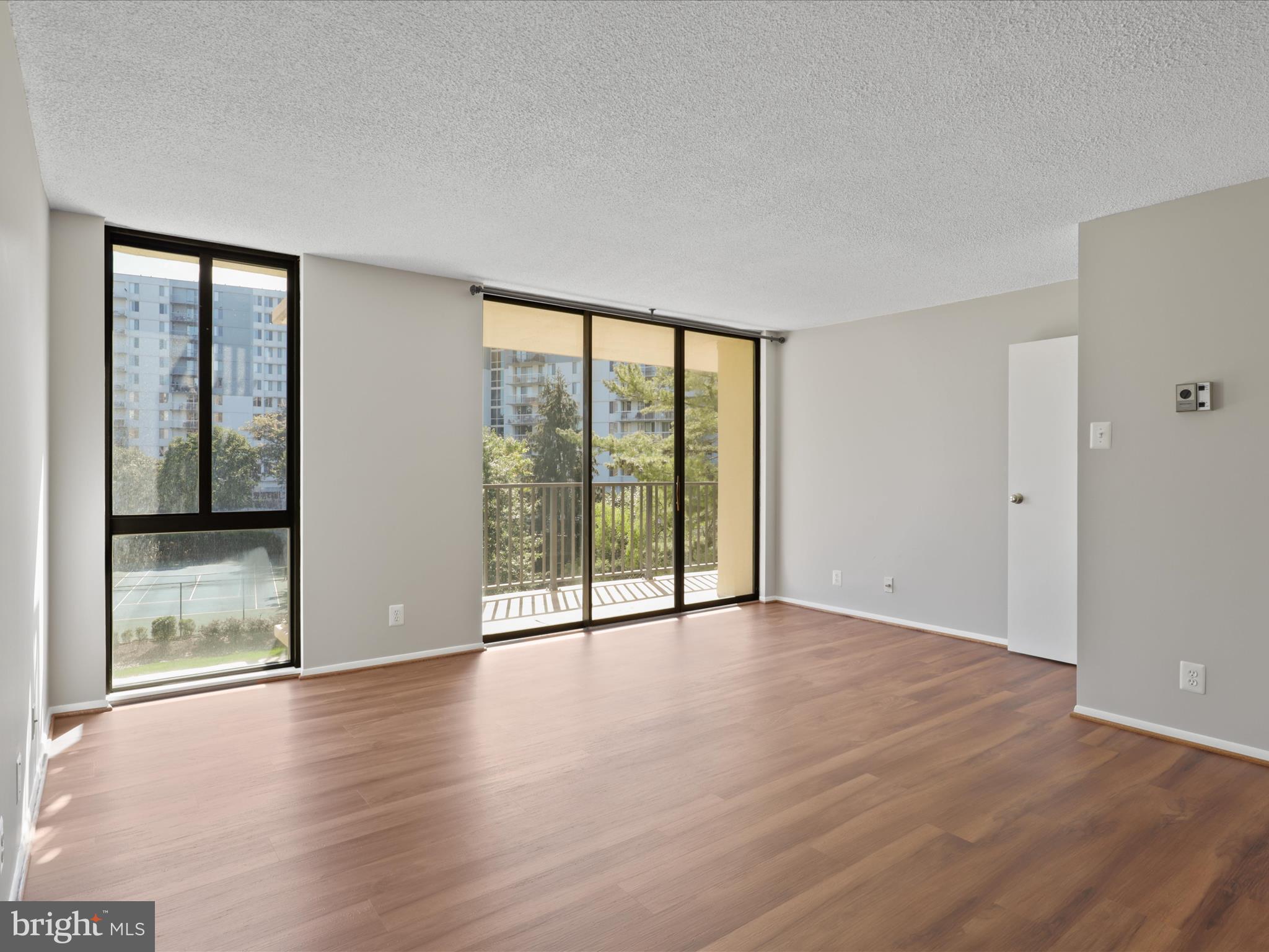 MCLEAN HOUSE - Residential