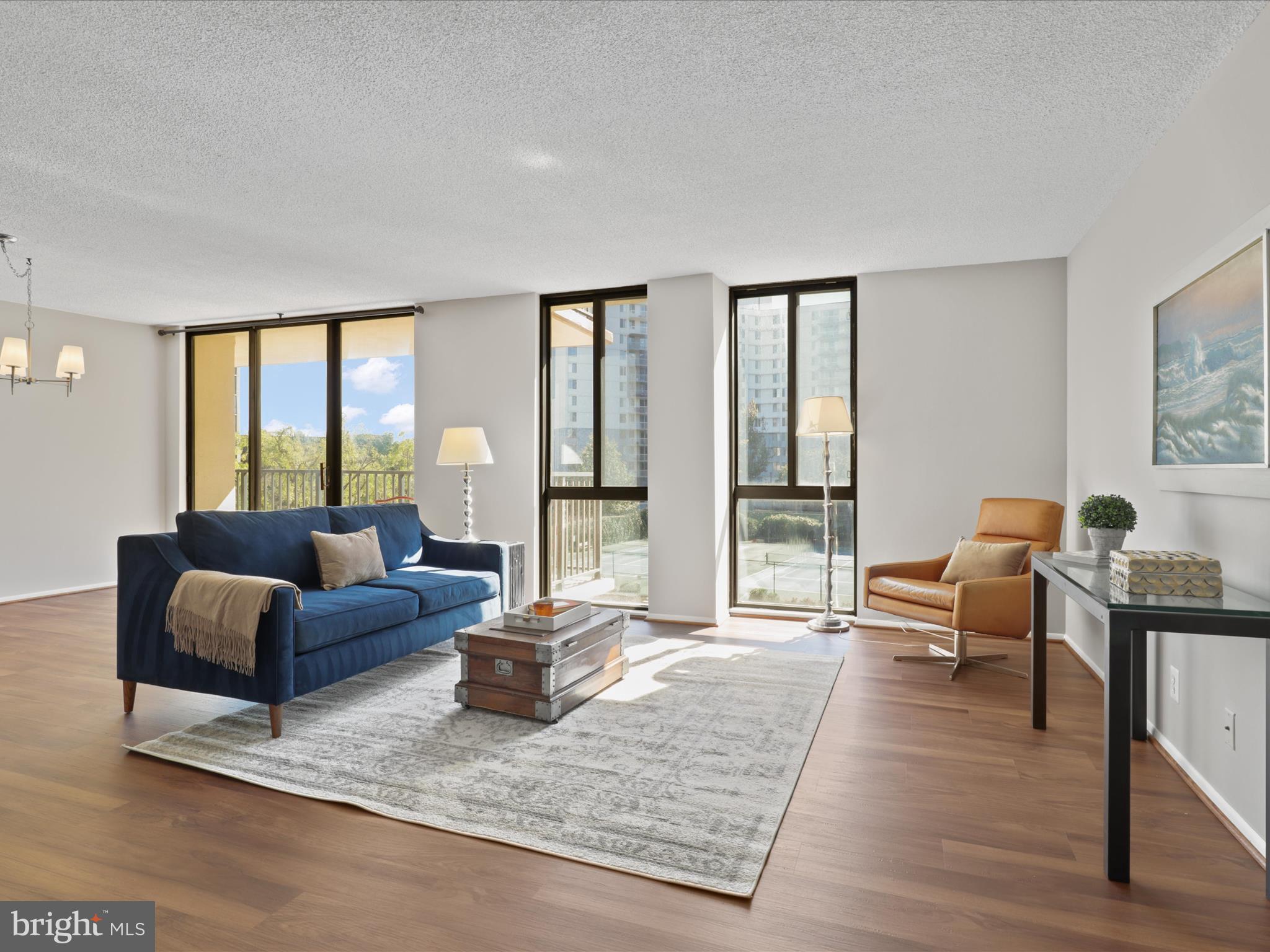 MCLEAN HOUSE - Residential