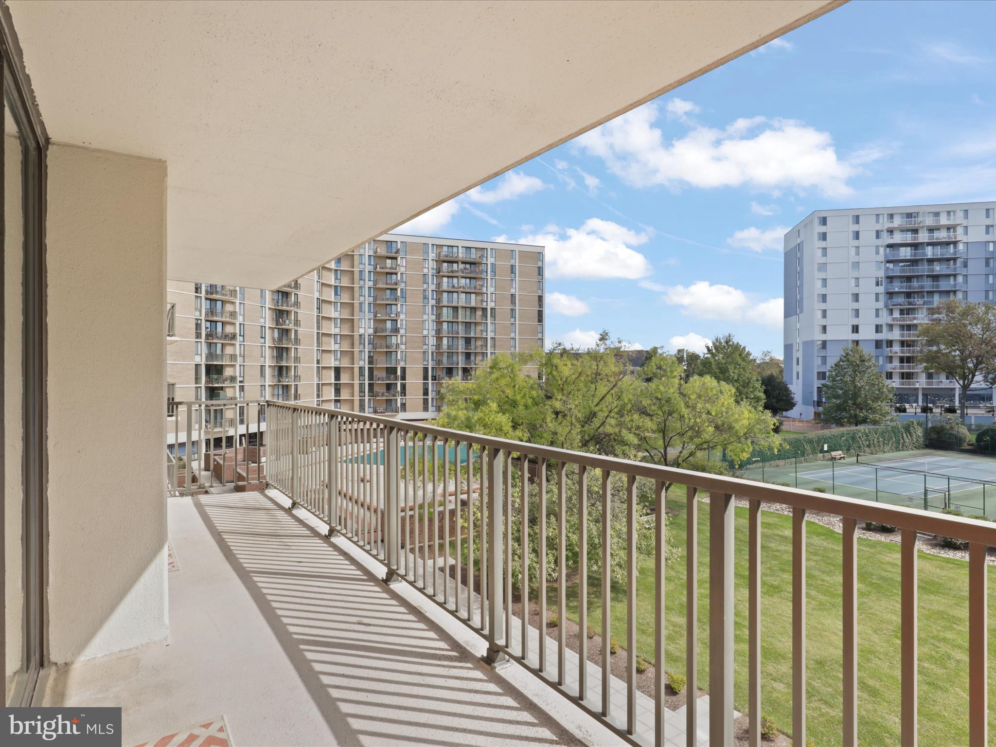 MCLEAN HOUSE - Residential