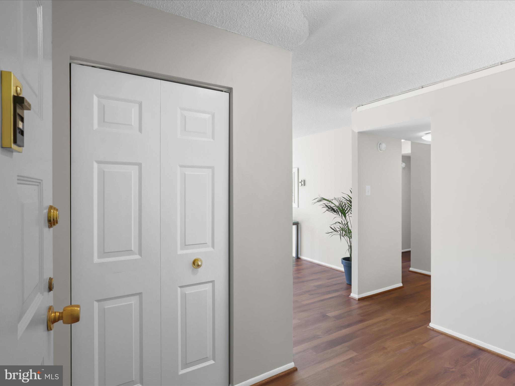 MCLEAN HOUSE - Residential