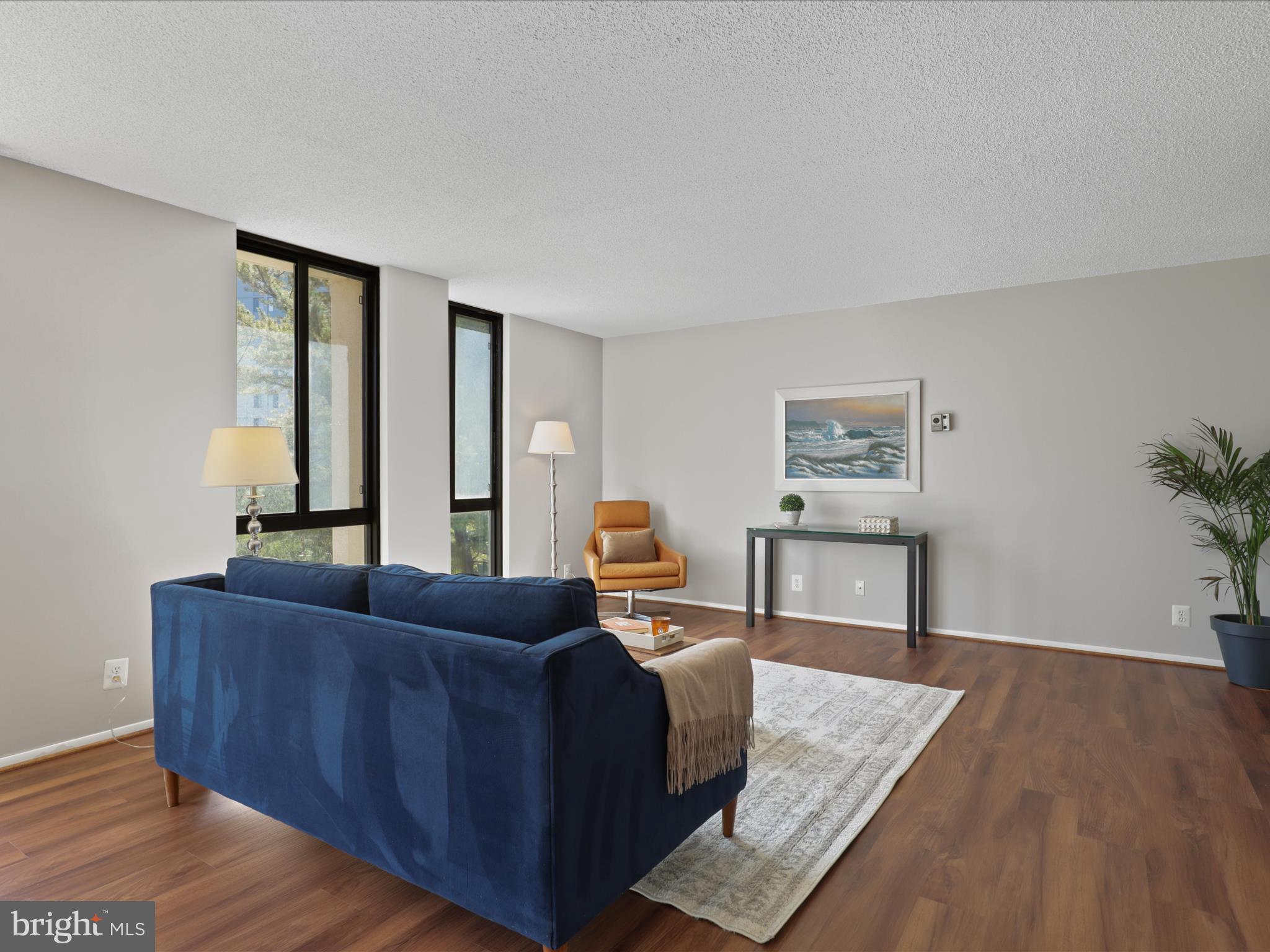 MCLEAN HOUSE - Residential