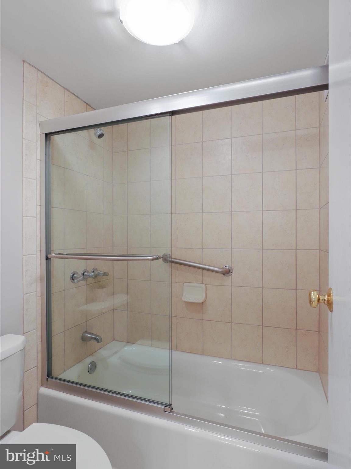 MCLEAN HOUSE - Residential