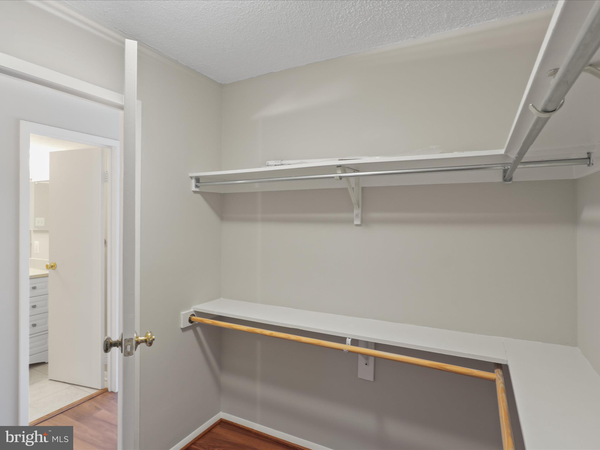 MCLEAN HOUSE - Residential