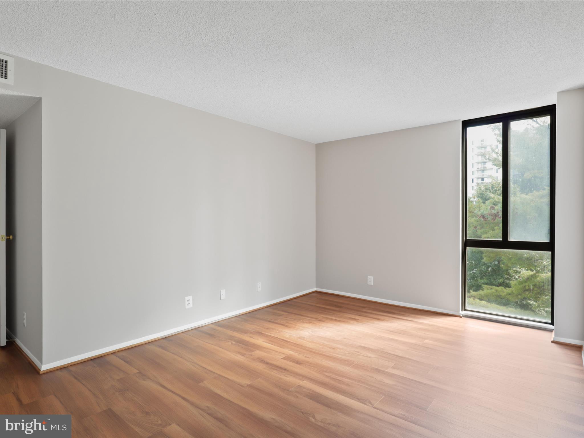 MCLEAN HOUSE - Residential