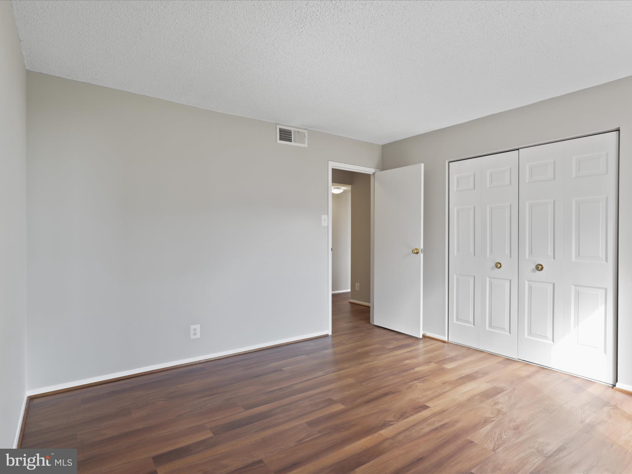 MCLEAN HOUSE - Residential