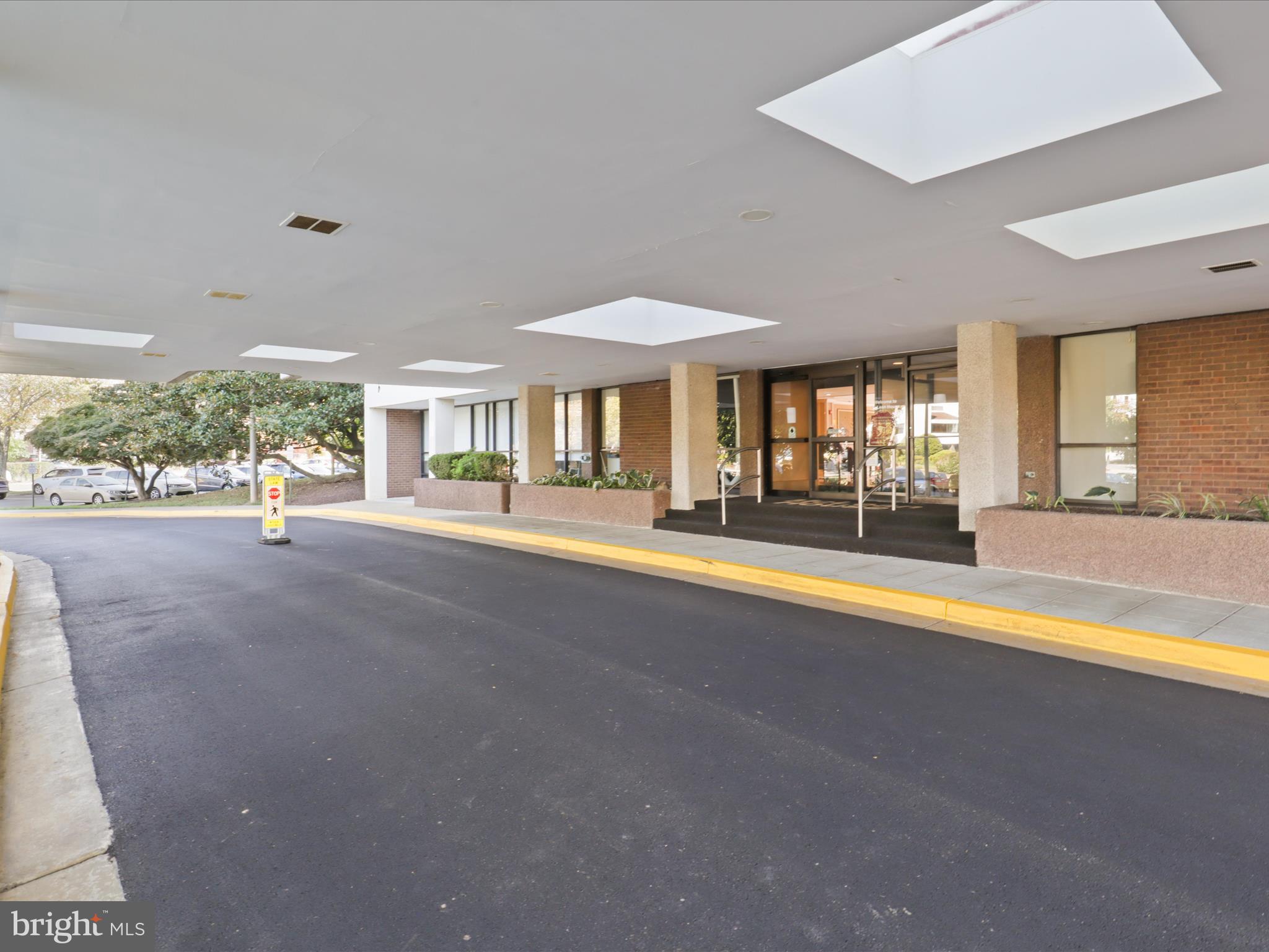 MCLEAN HOUSE - Residential