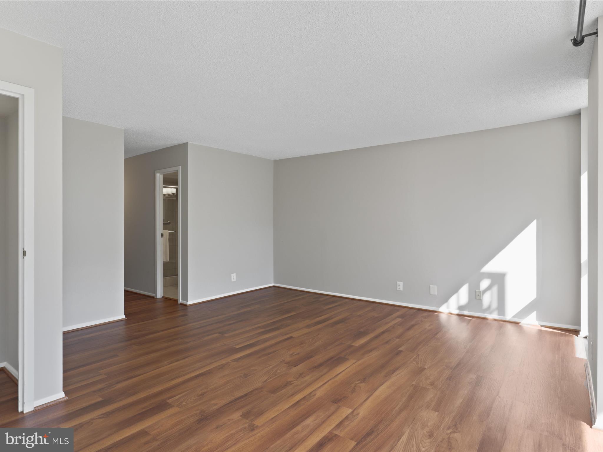 MCLEAN HOUSE - Residential