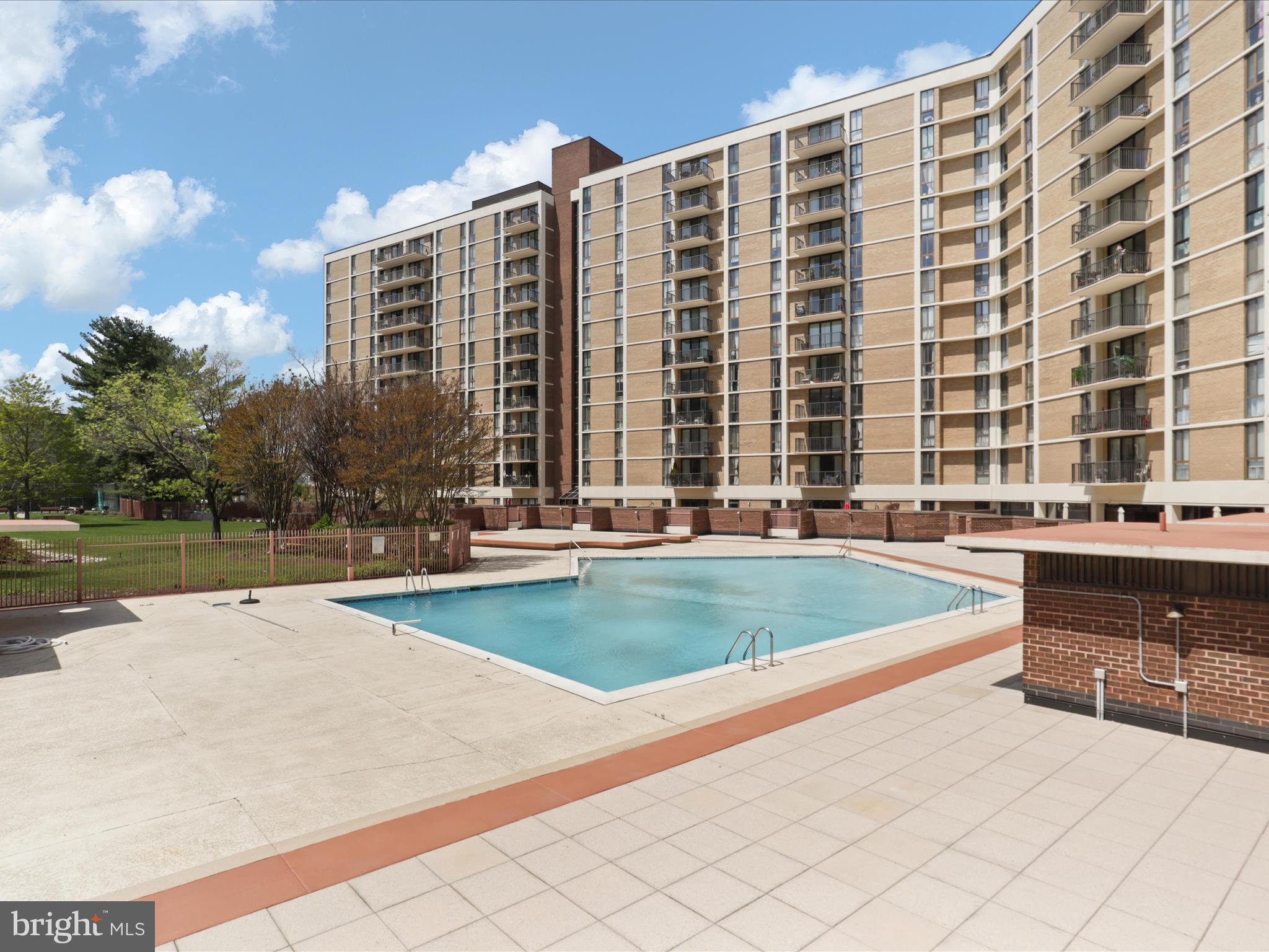 MCLEAN HOUSE - Residential