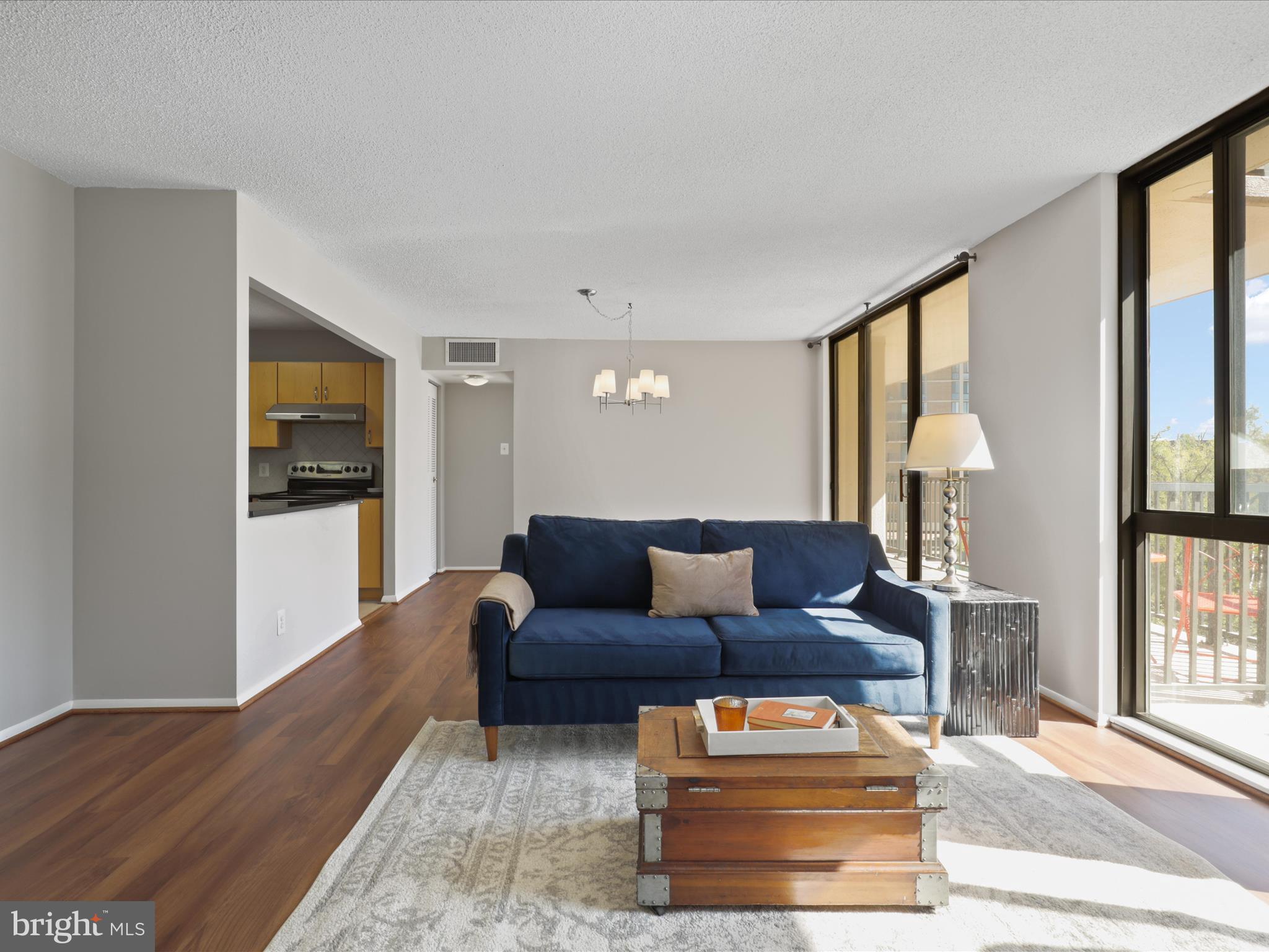 MCLEAN HOUSE - Residential