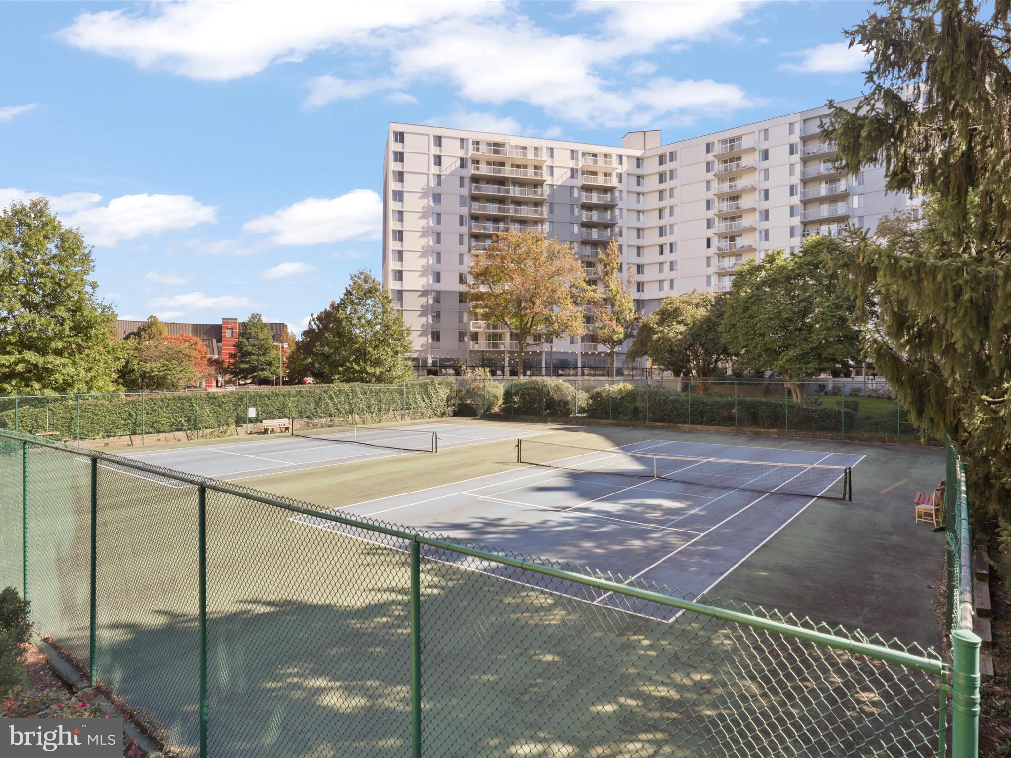 MCLEAN HOUSE - Residential