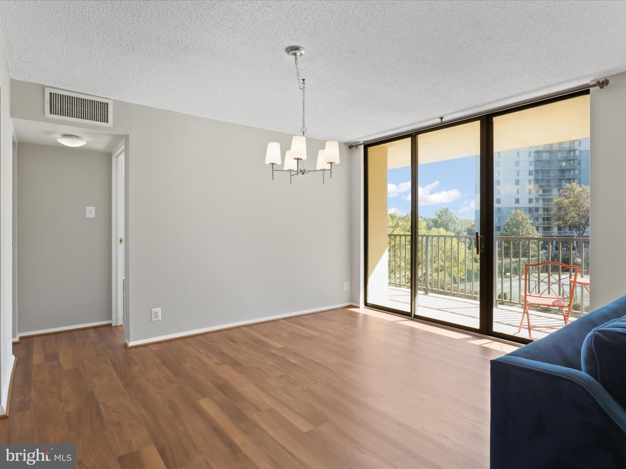 MCLEAN HOUSE - Residential