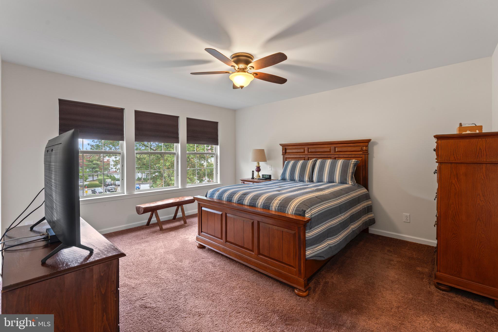 TALL OAKS - Residential