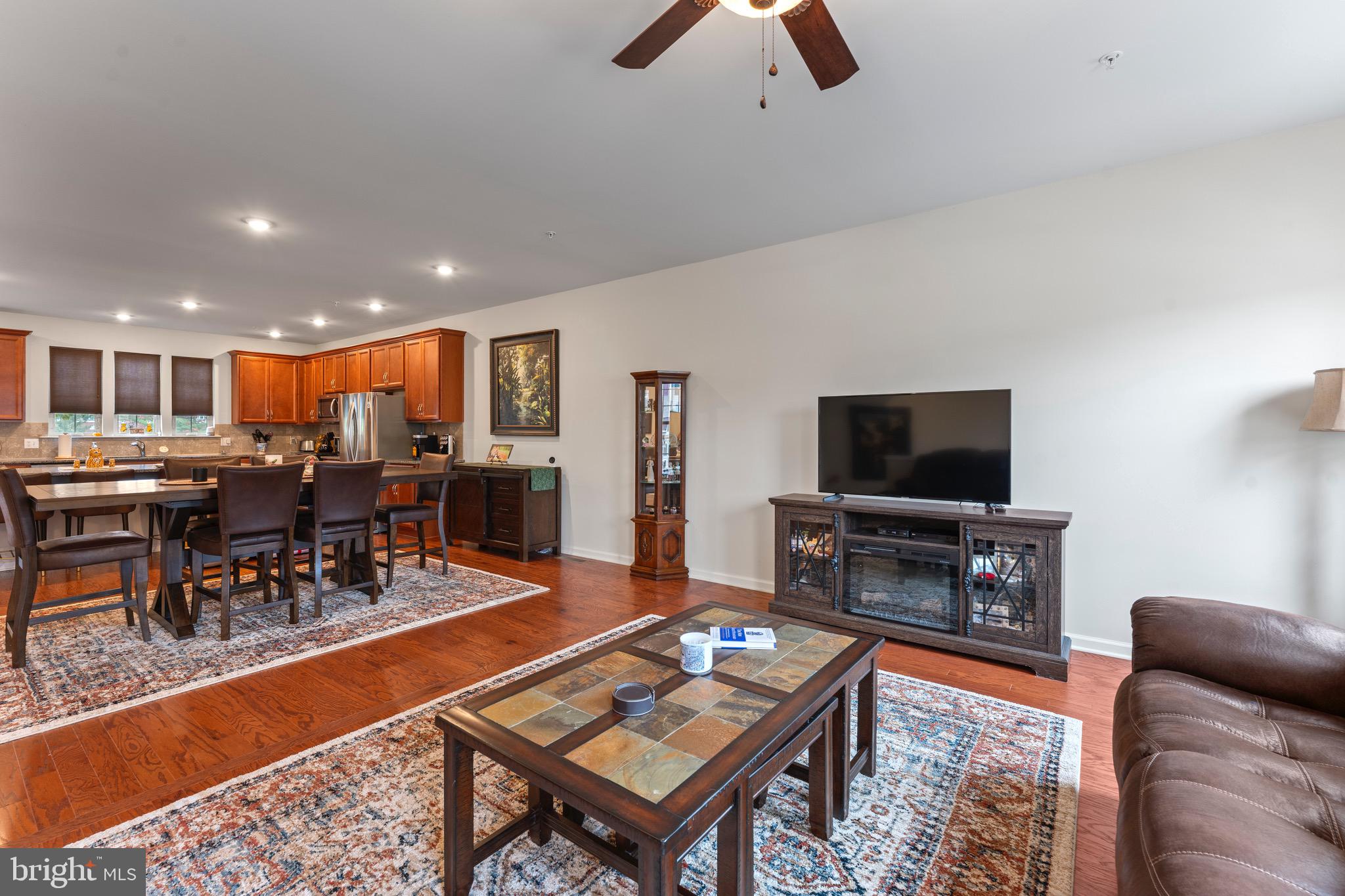 TALL OAKS - Residential