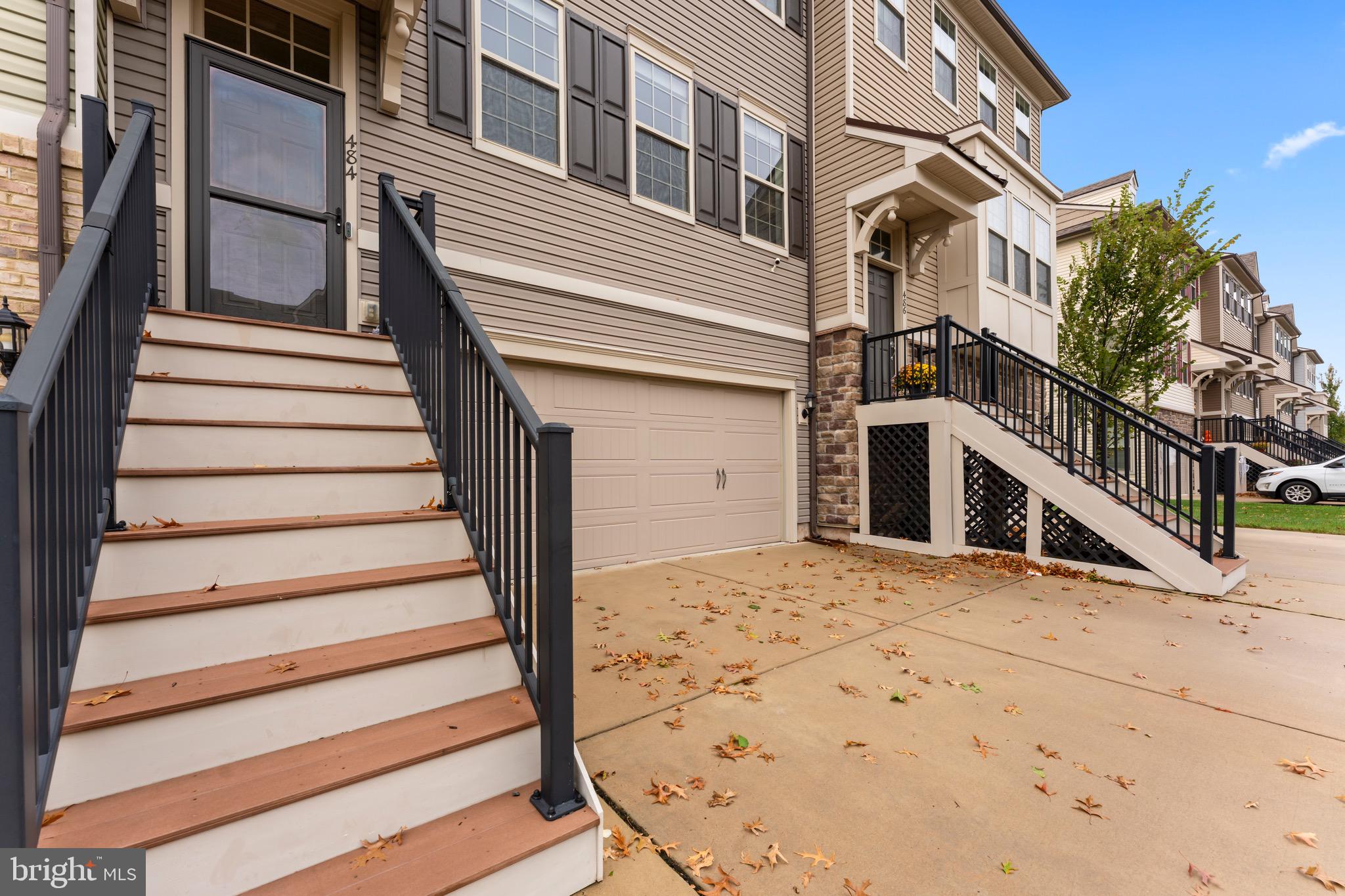 TALL OAKS - Residential