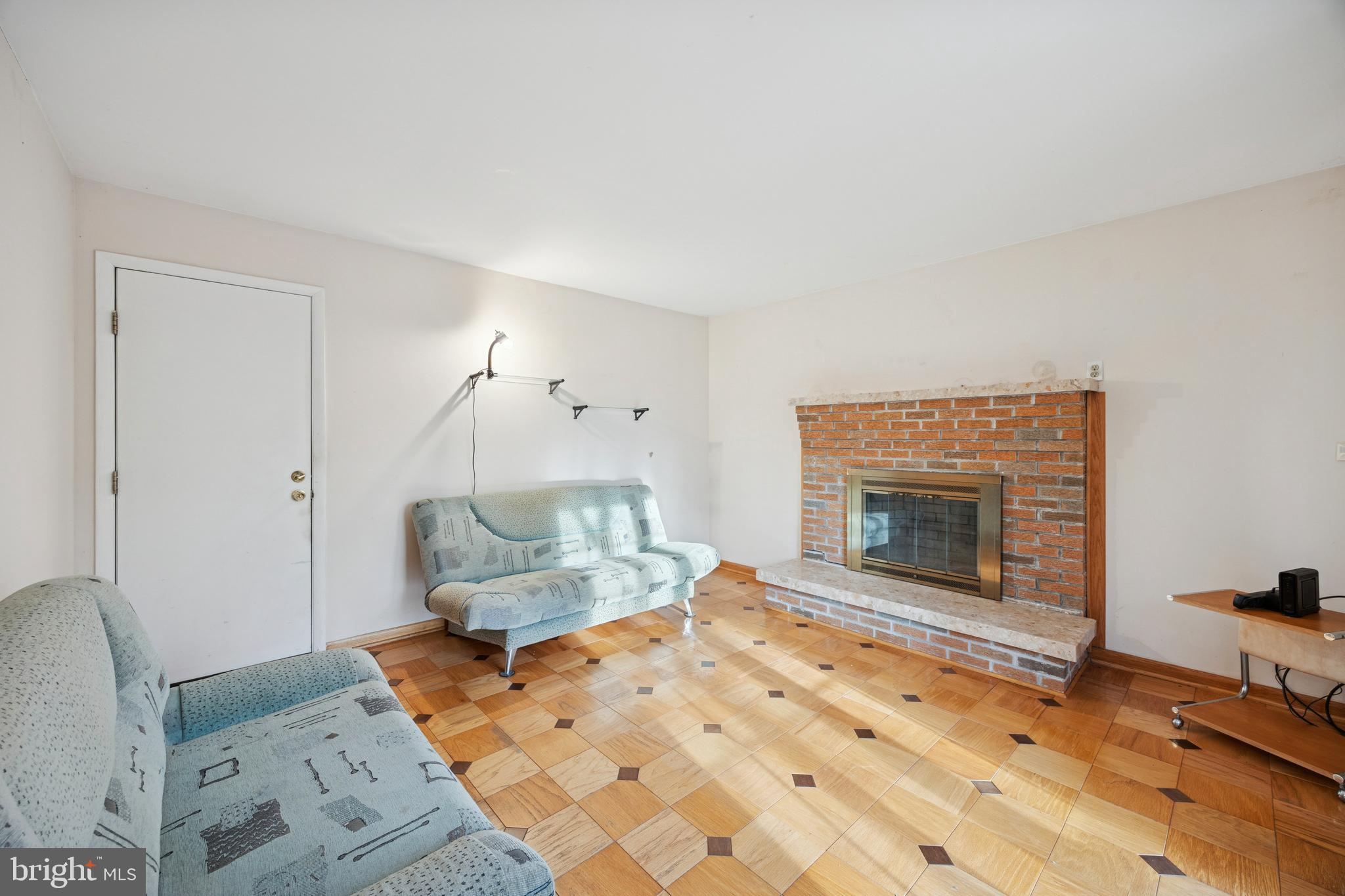 HUNTINGDON VALLEY - Residential