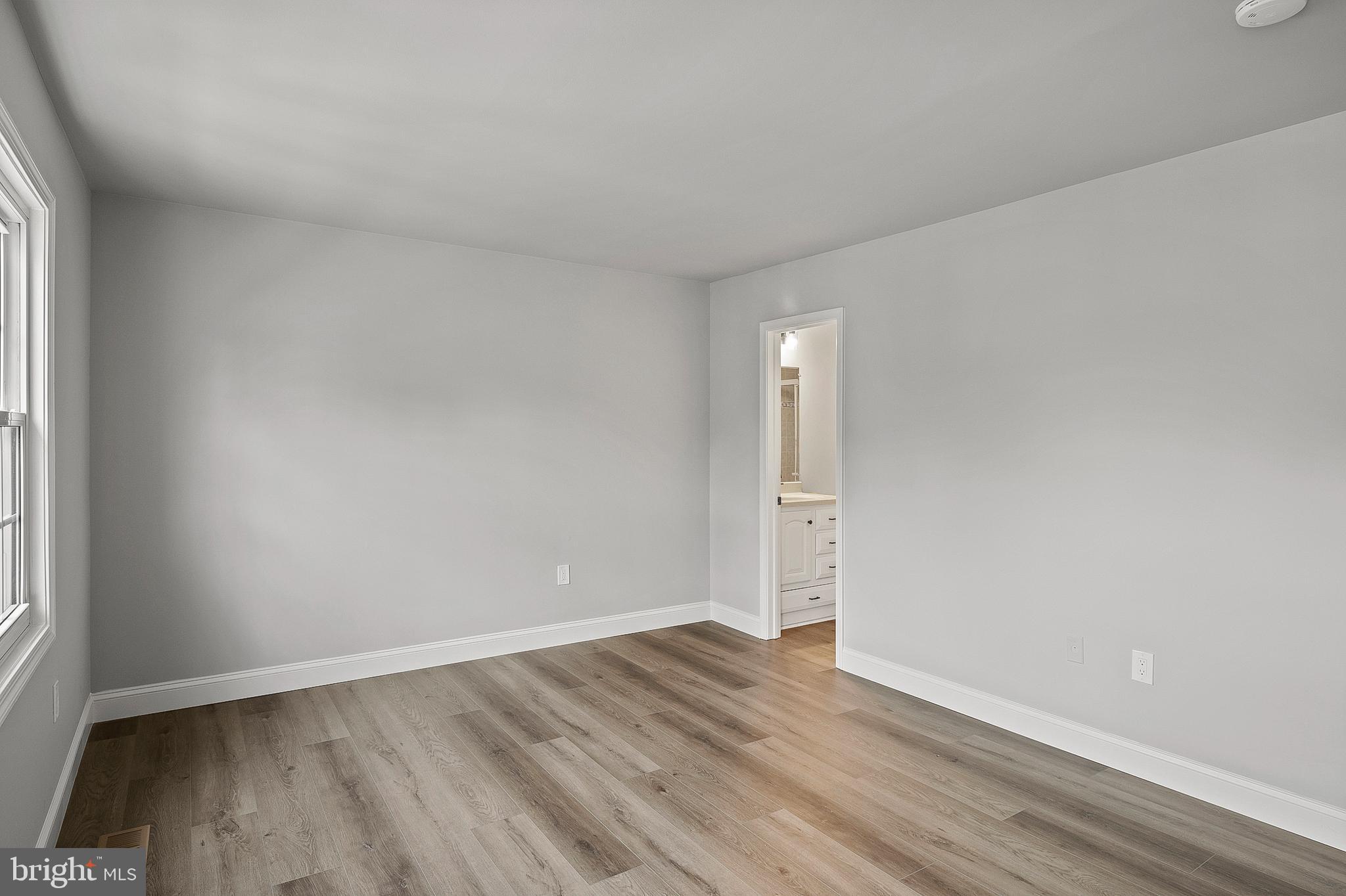 CROFTON MEWS CONDO - Residential Lease