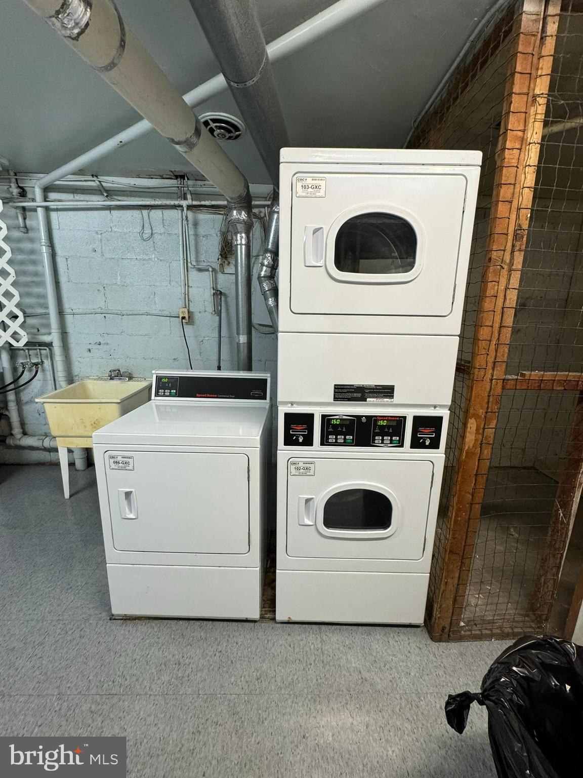 GEORGE MASON VILLAGE - Residential Lease