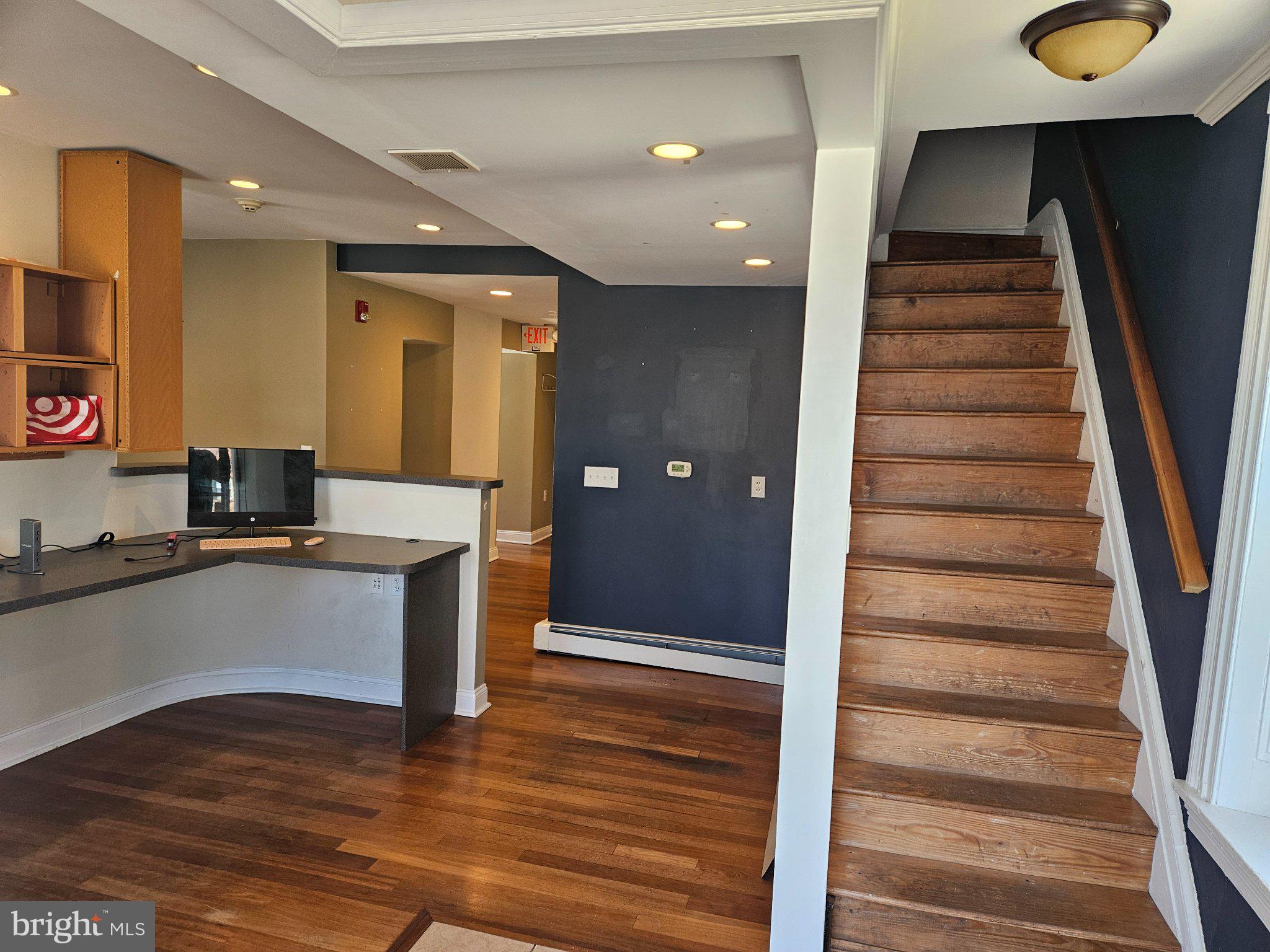 LAFAYETTE HILL - Commercial Sale