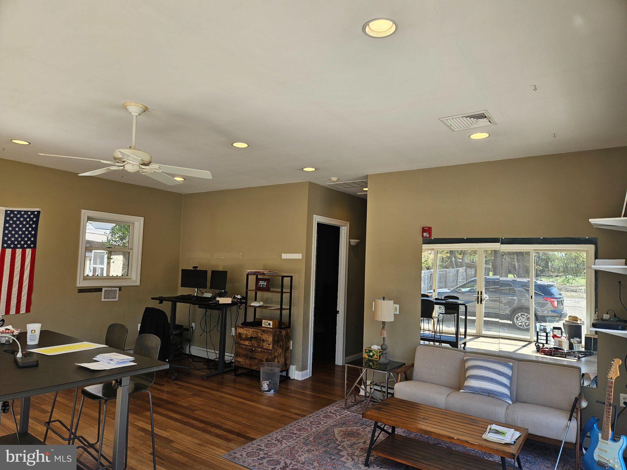 LAFAYETTE HILL - Commercial Sale