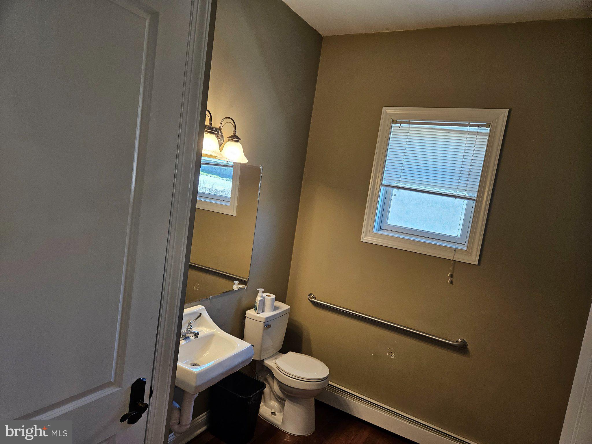 LAFAYETTE HILL - Commercial Sale