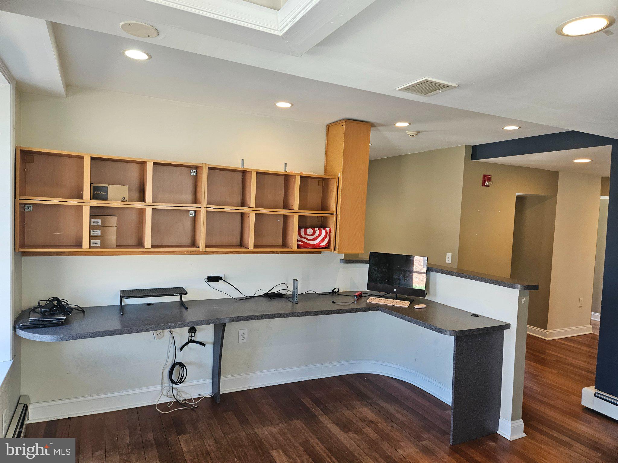 LAFAYETTE HILL - Commercial Sale