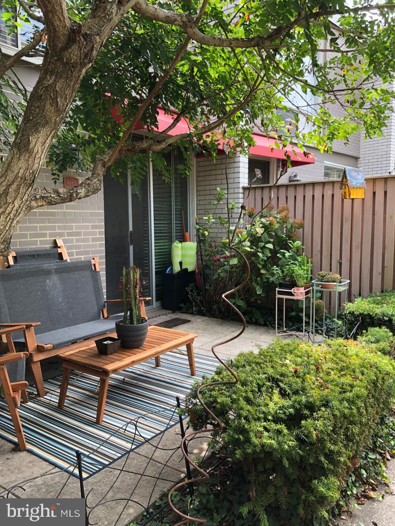 WHITEHALL - Residential