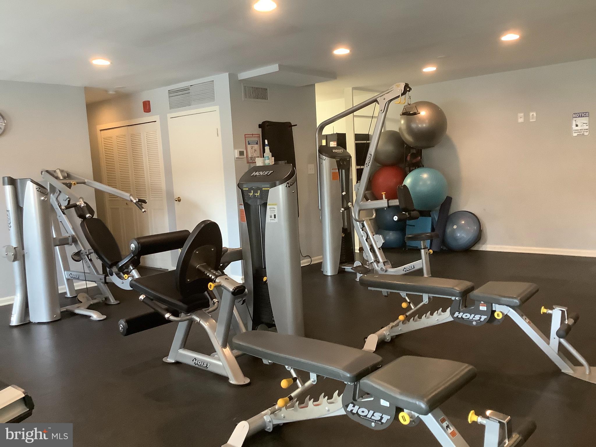 WHITEHALL - Residential