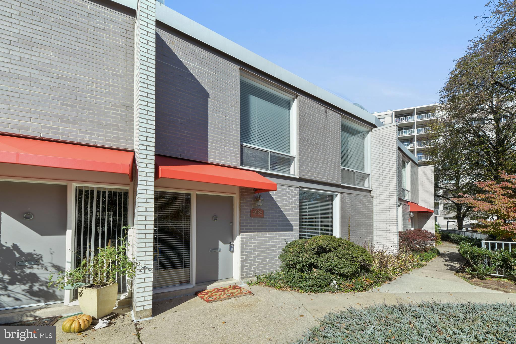 WHITEHALL - Residential