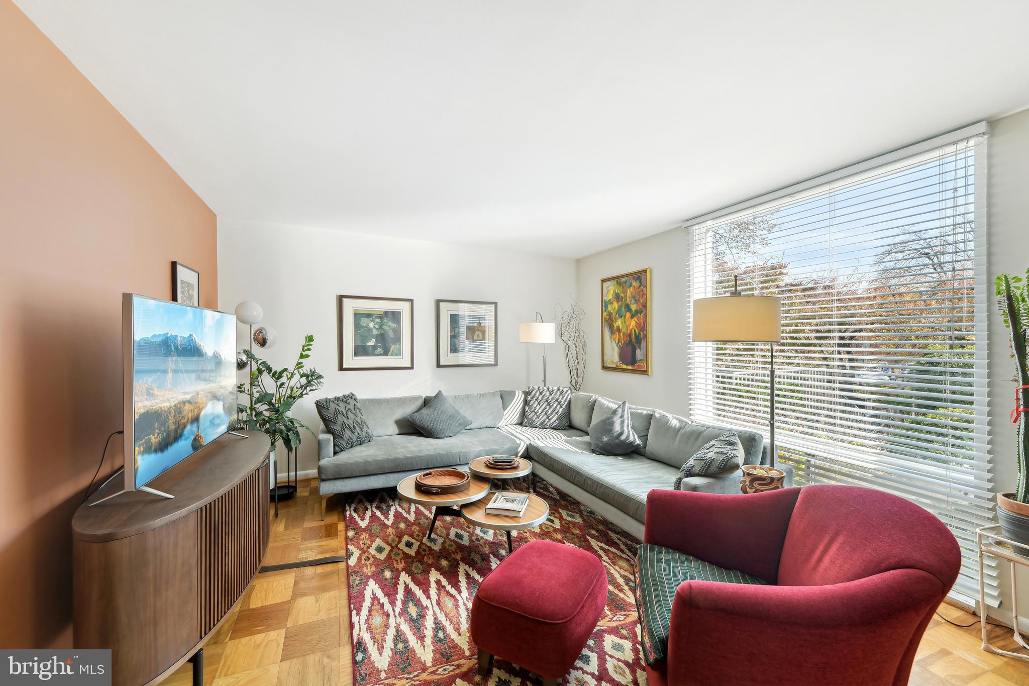 WHITEHALL - Residential