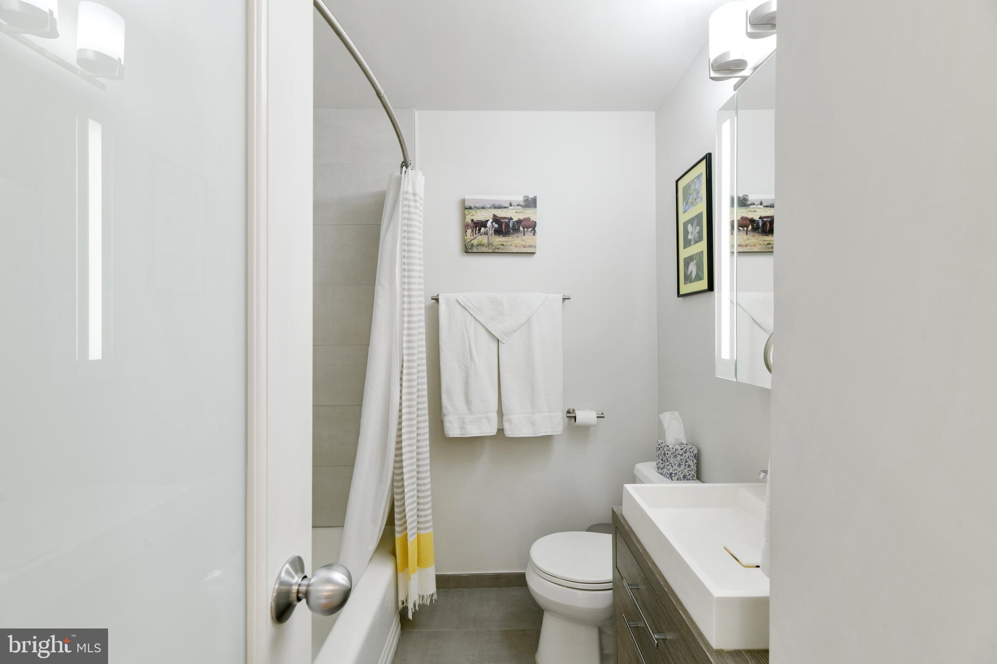 WHITEHALL - Residential