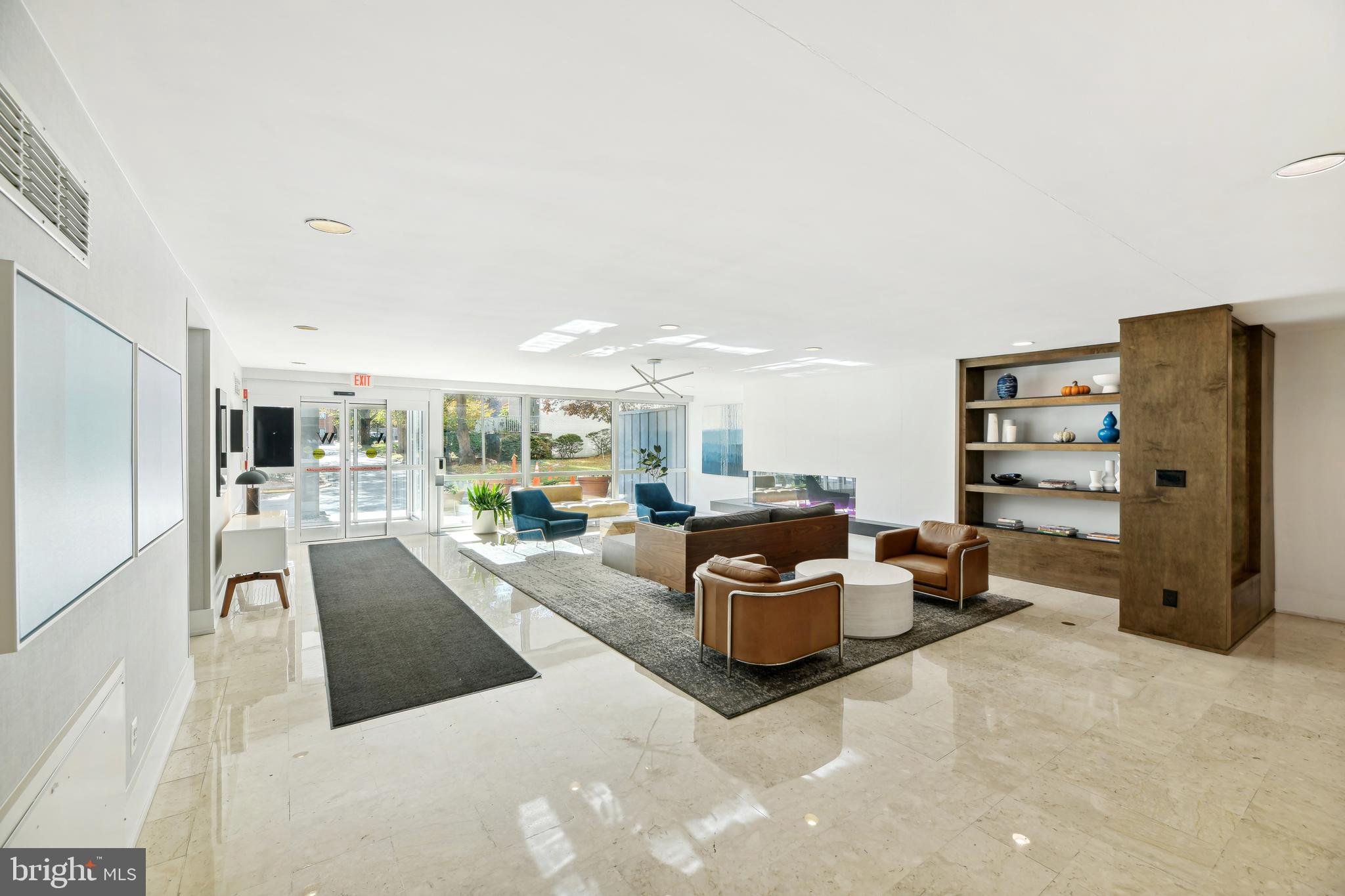 WHITEHALL - Residential