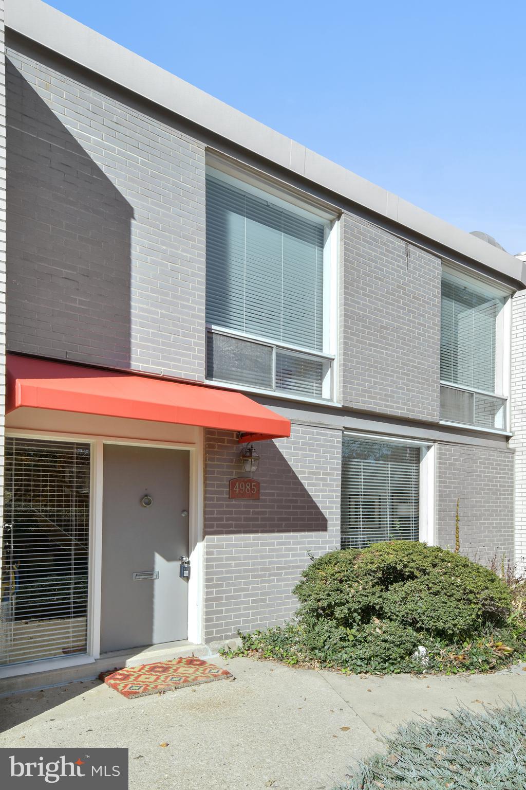 WHITEHALL - Residential