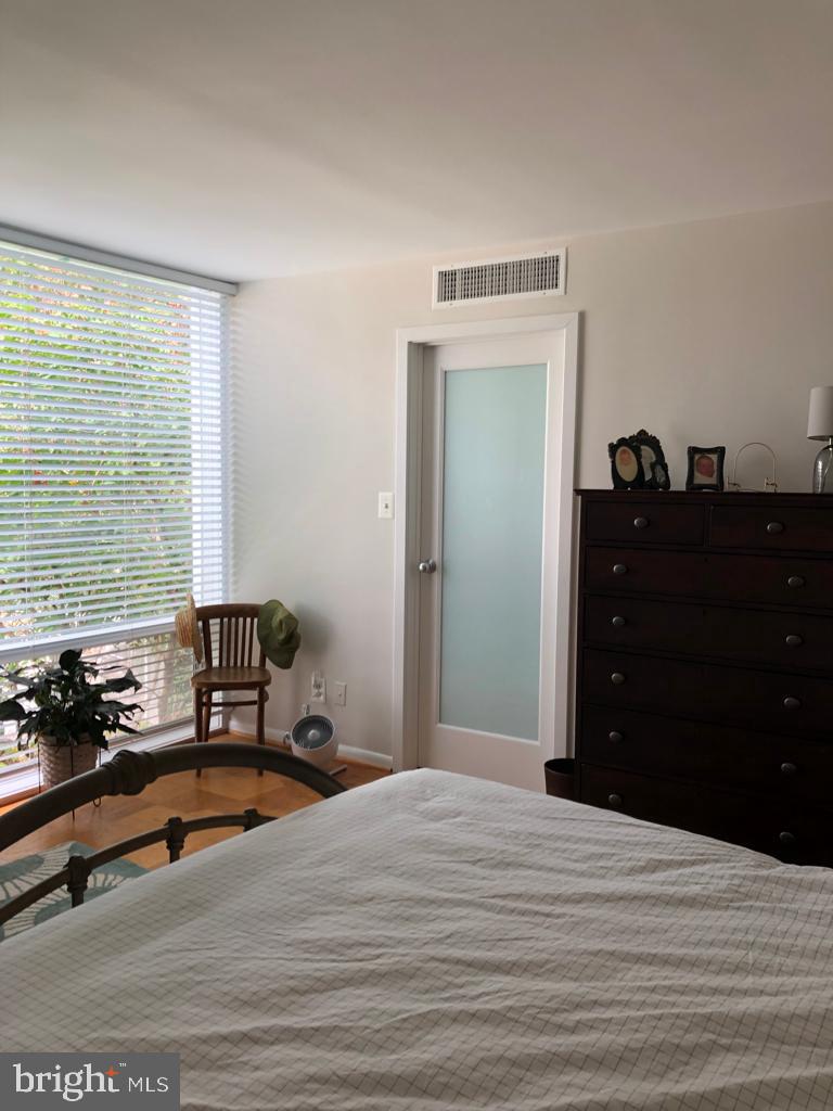 WHITEHALL - Residential