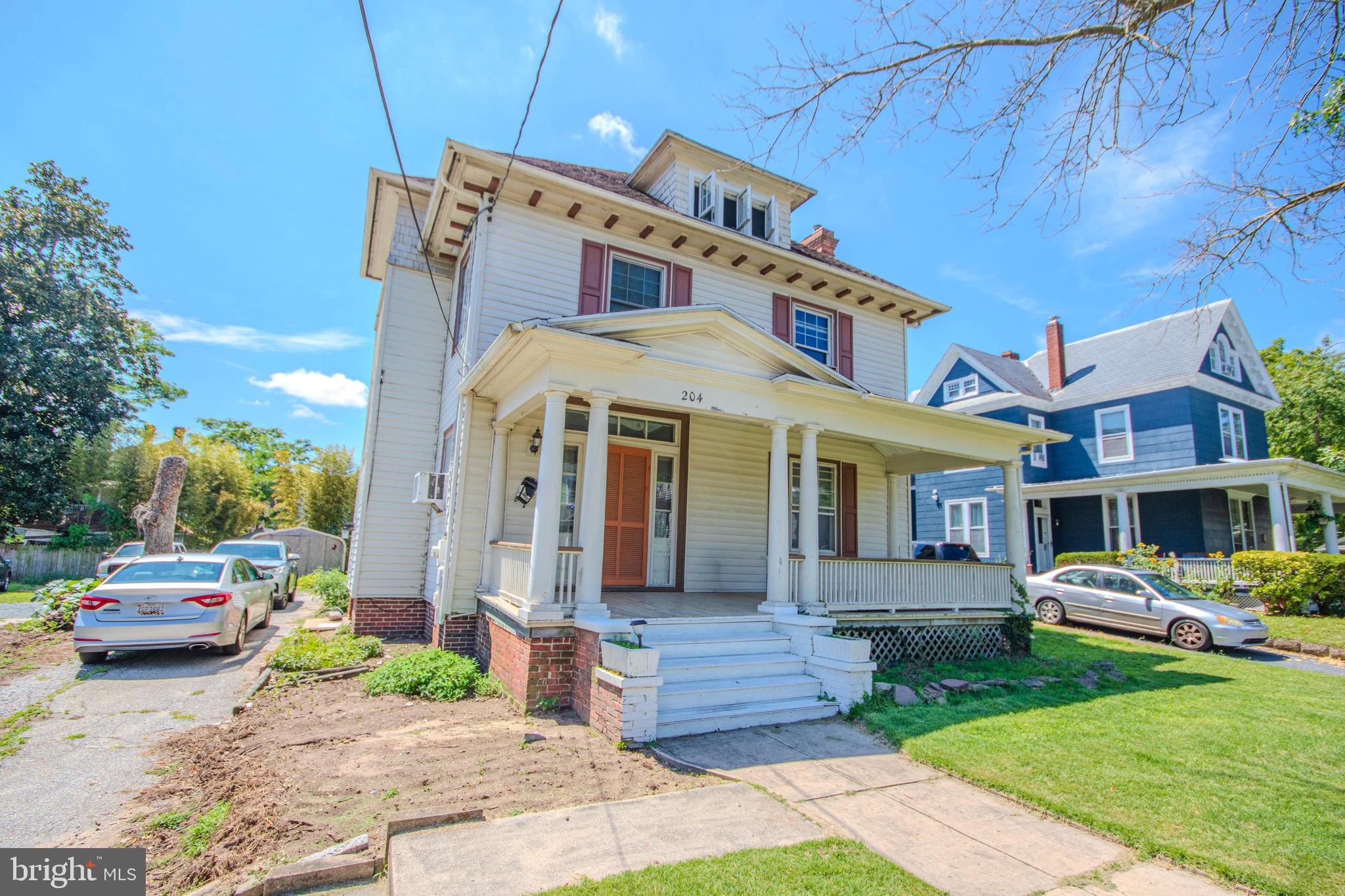 204 ELIZABETH STREET