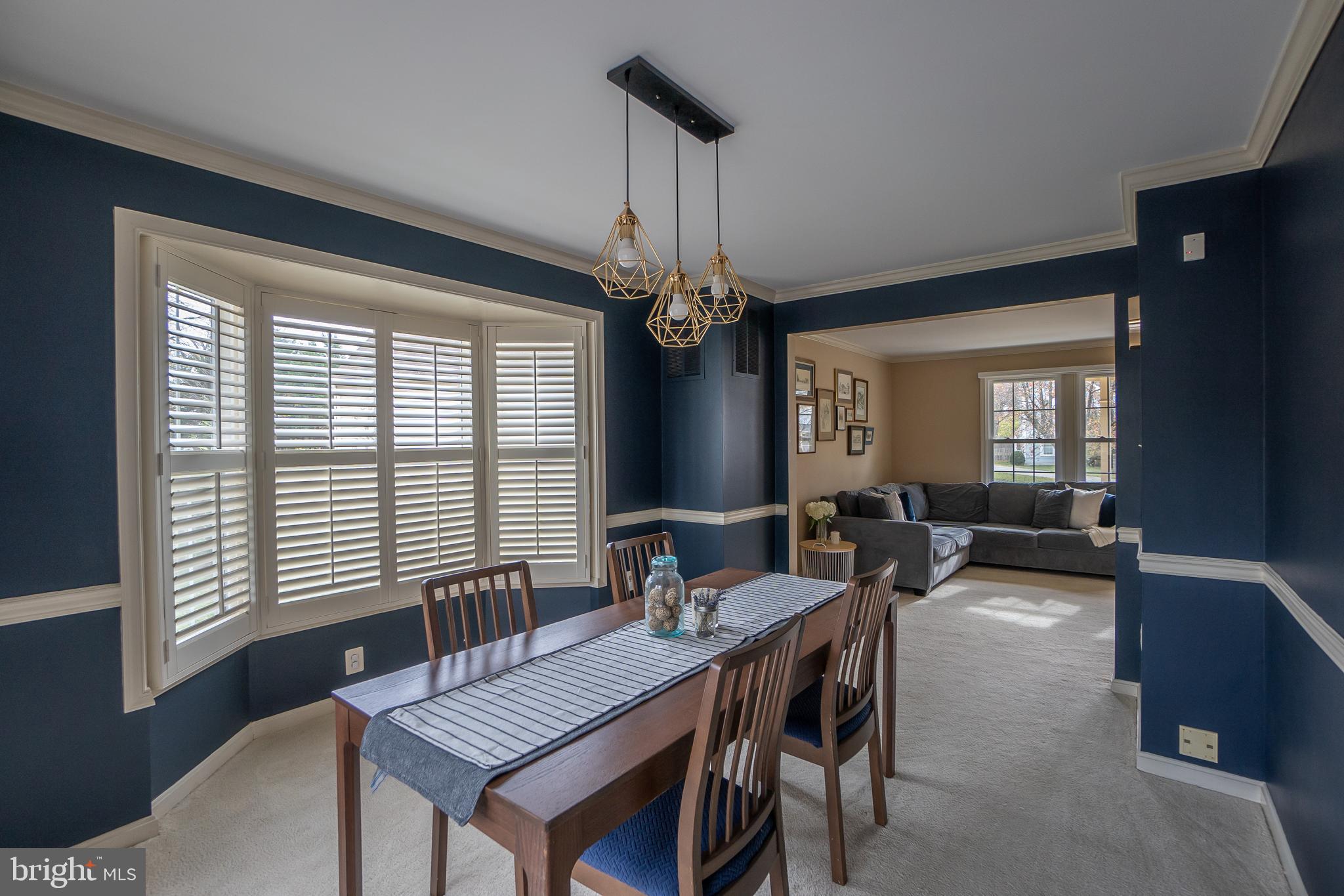 DUMONT OAKS - Residential