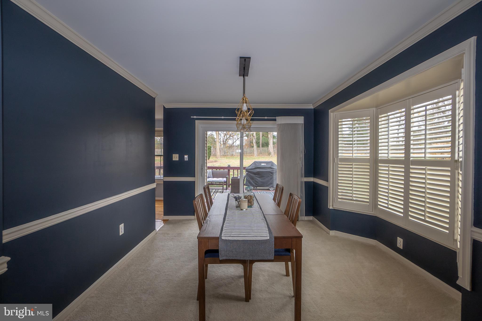 DUMONT OAKS - Residential