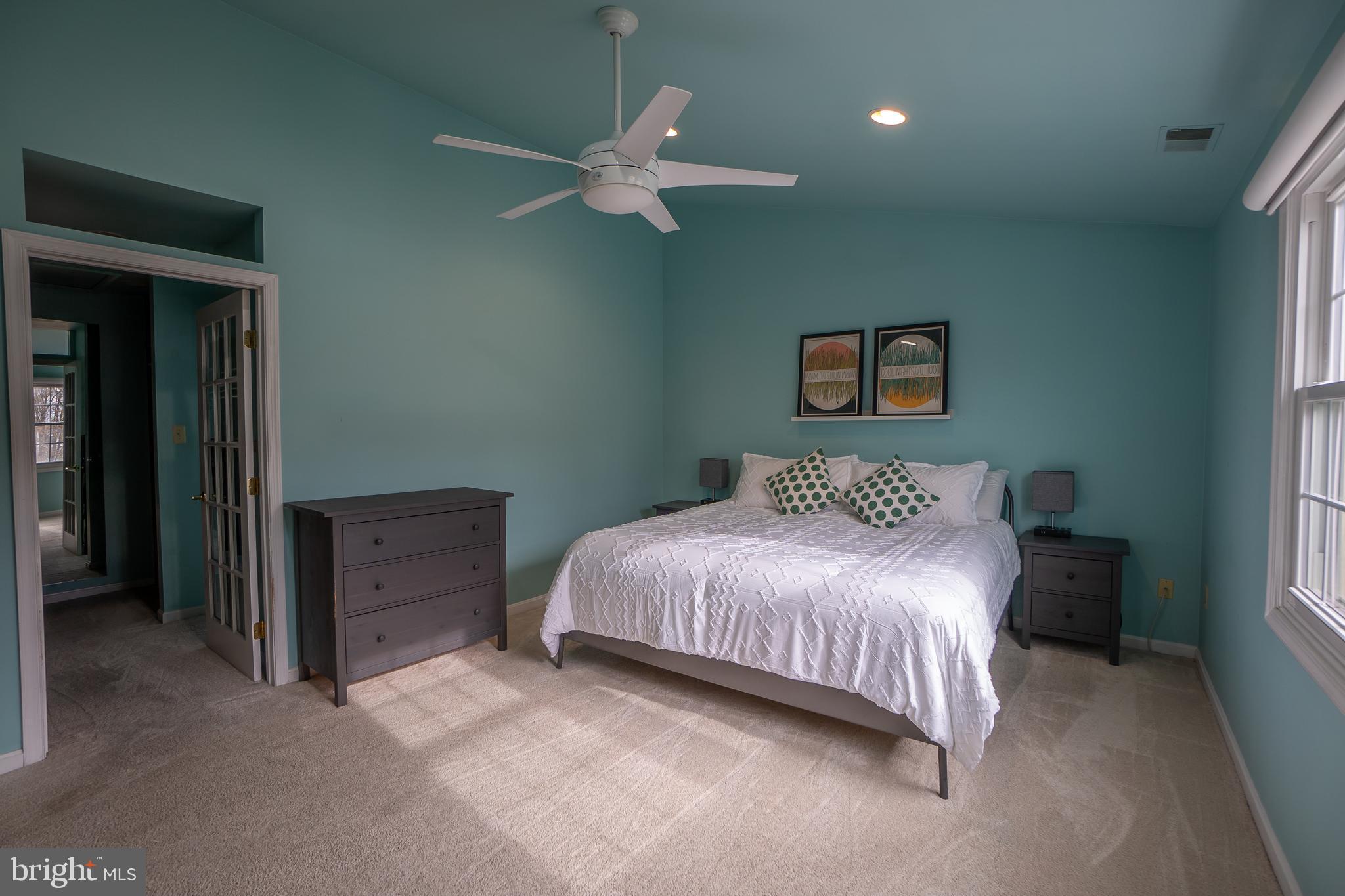 DUMONT OAKS - Residential