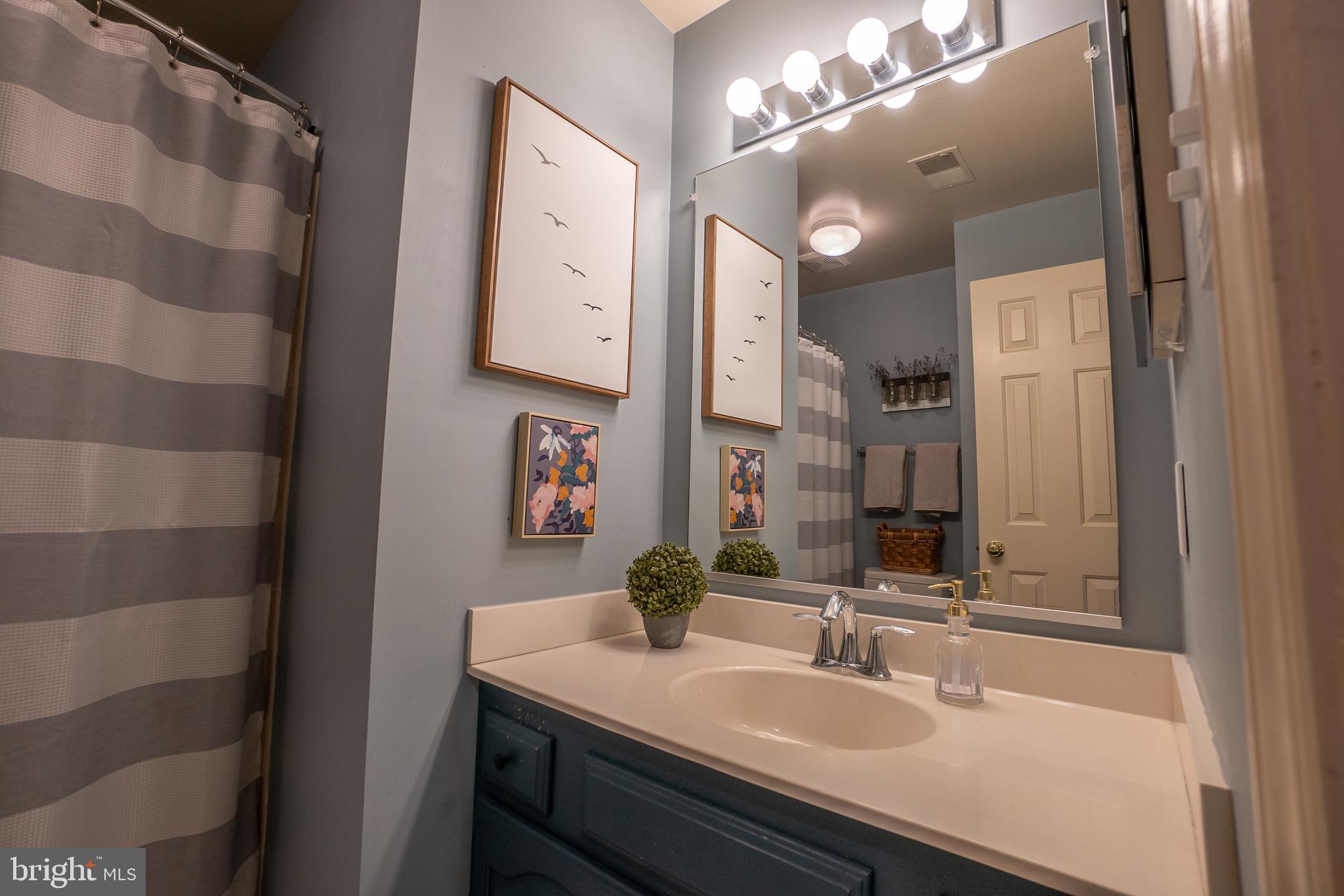 DUMONT OAKS - Residential