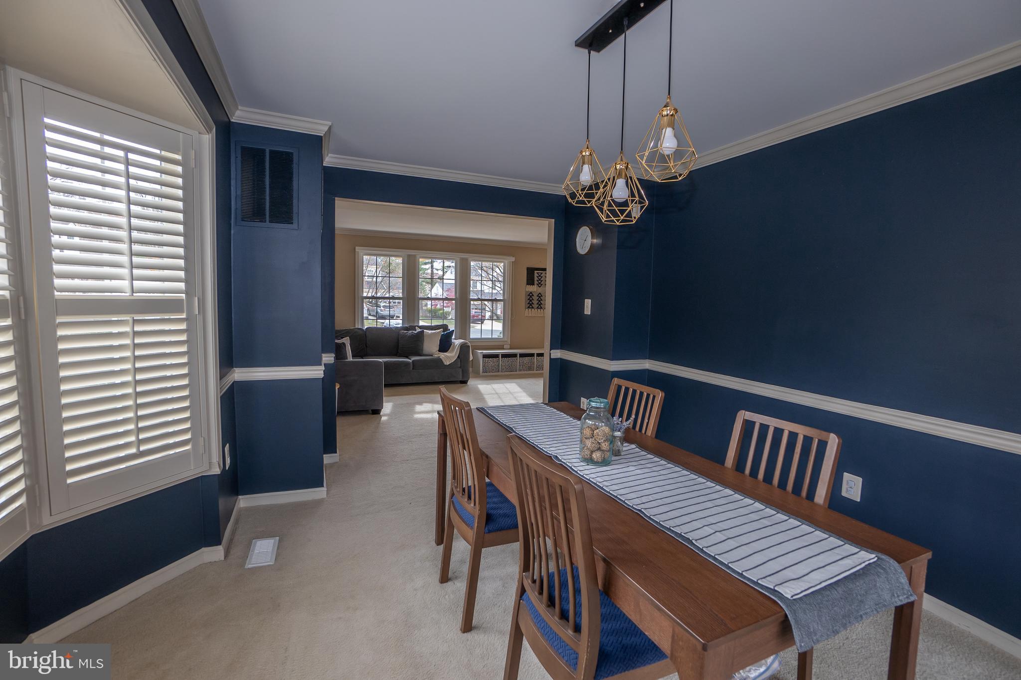 DUMONT OAKS - Residential