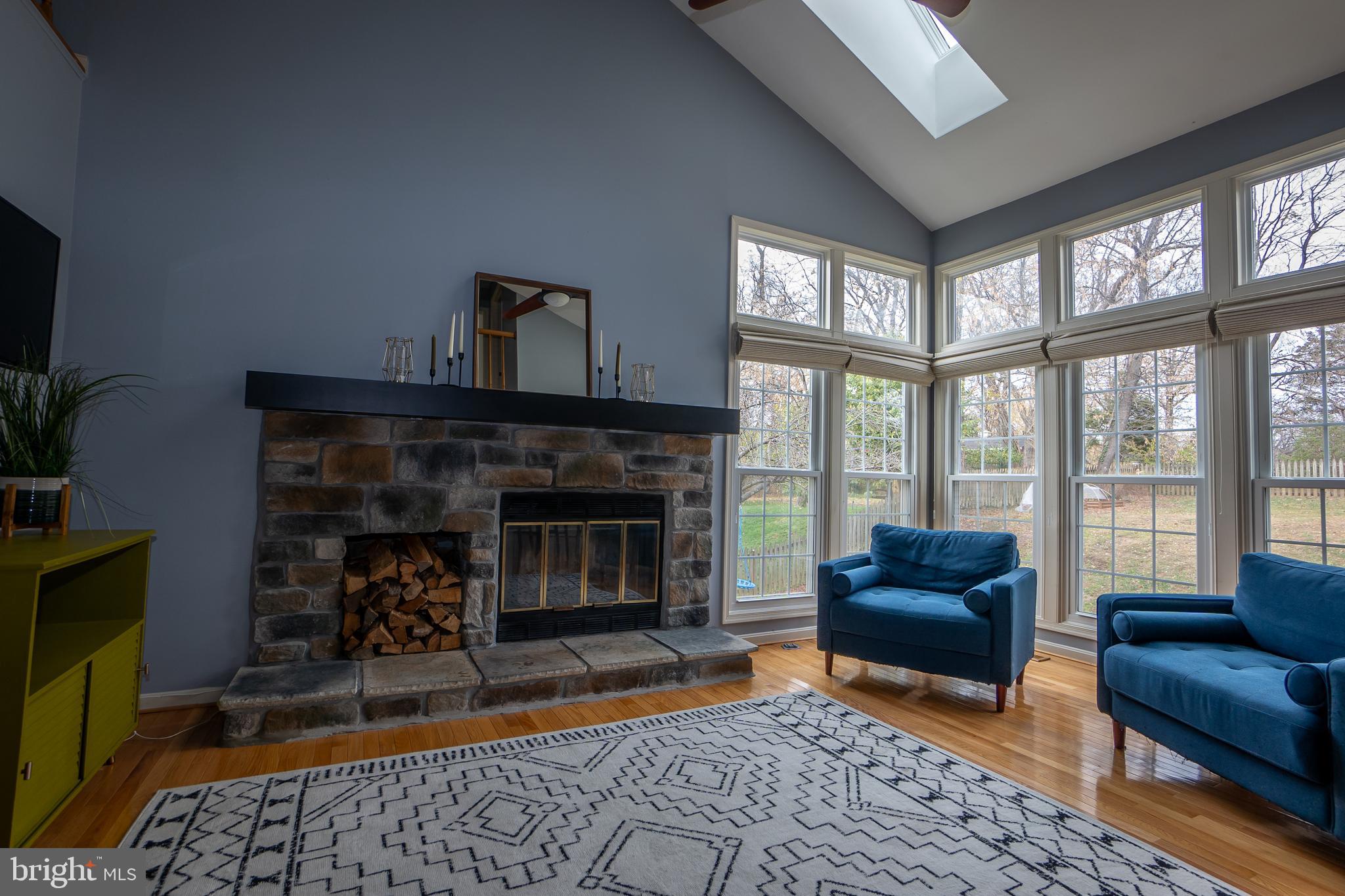 DUMONT OAKS - Residential