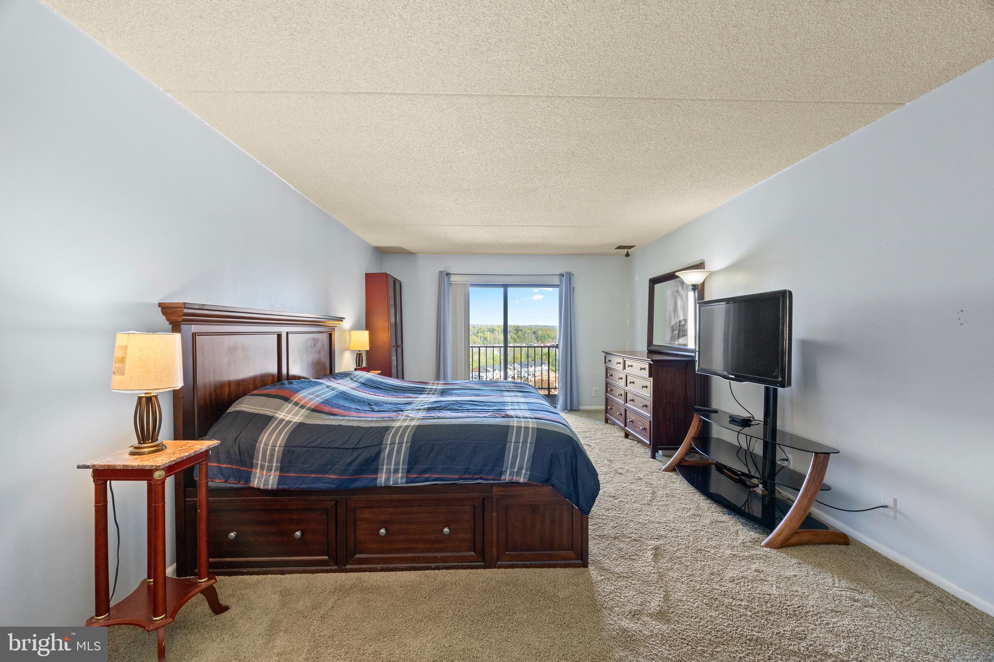 VALLEY FORGE TOWER - Residential