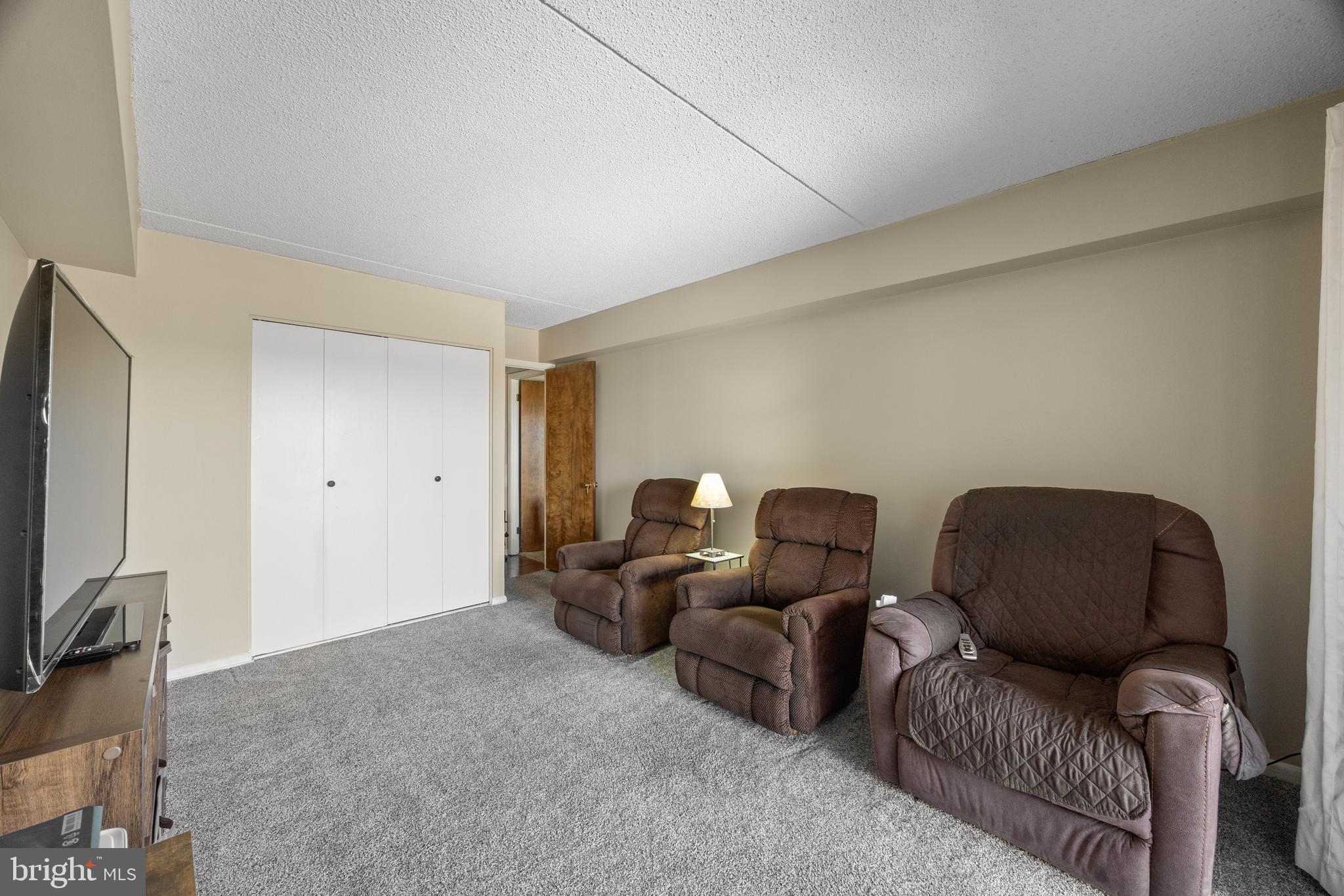 VALLEY FORGE TOWER - Residential