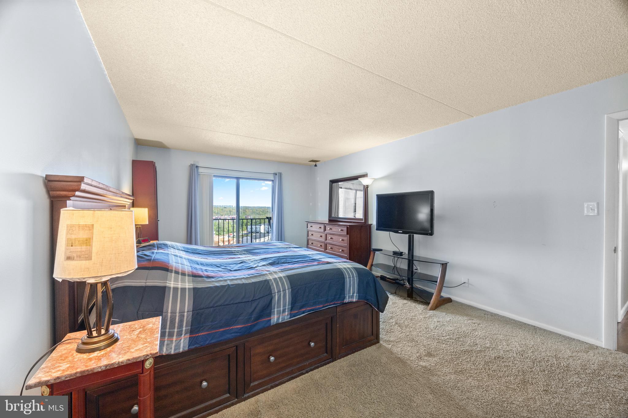 VALLEY FORGE TOWER - Residential
