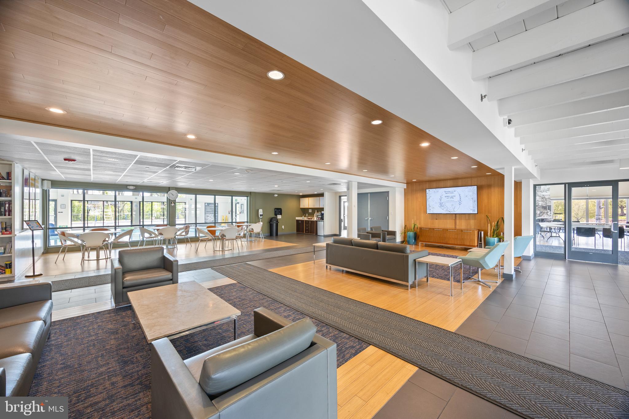 VALLEY FORGE TOWER - Residential