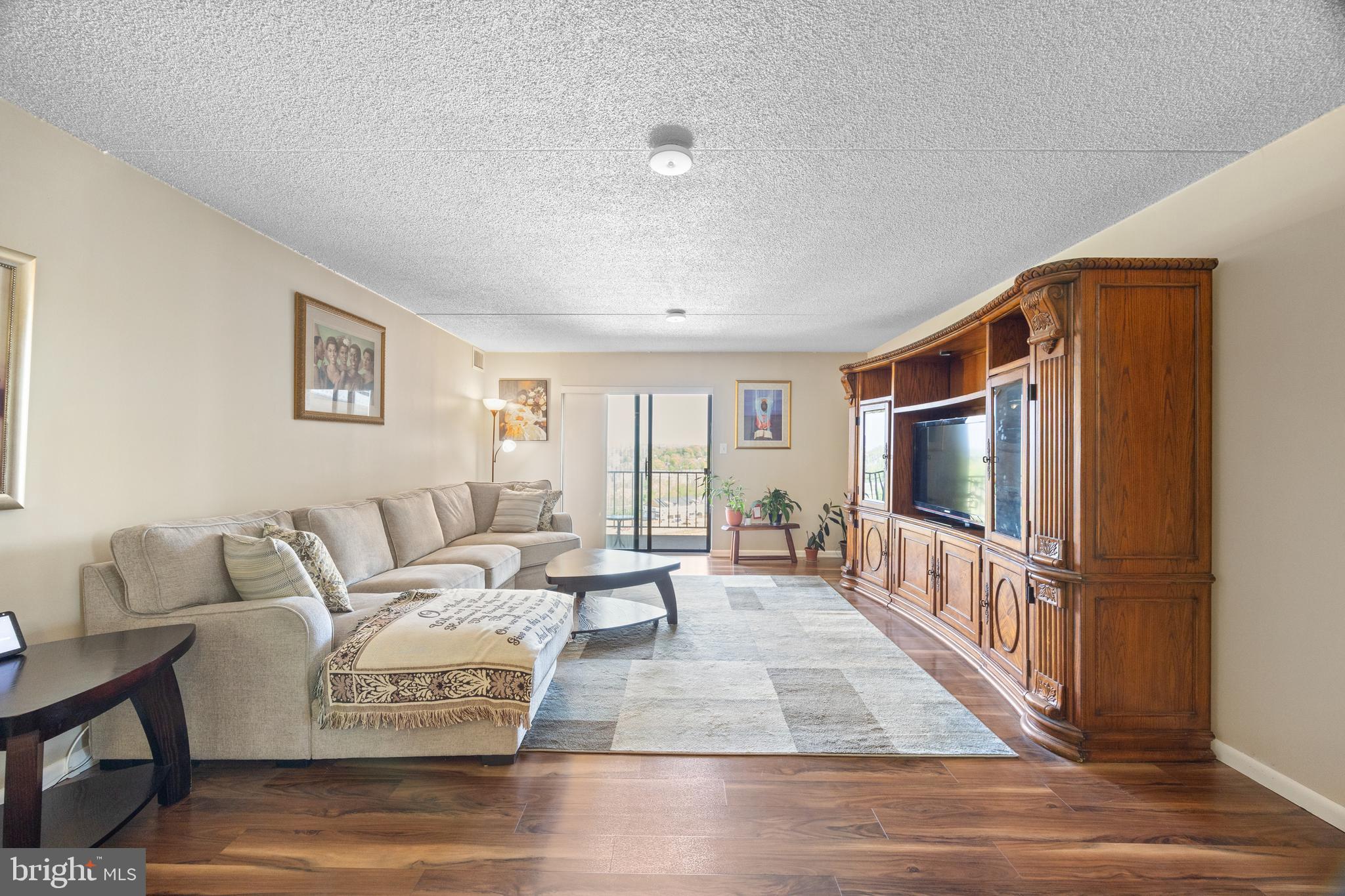 VALLEY FORGE TOWER - Residential