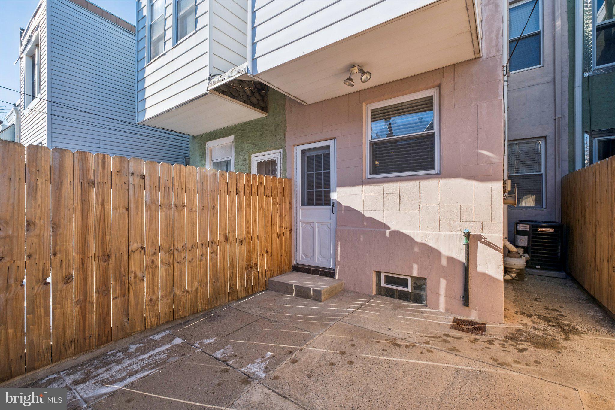 PORT RICHMOND - Residential