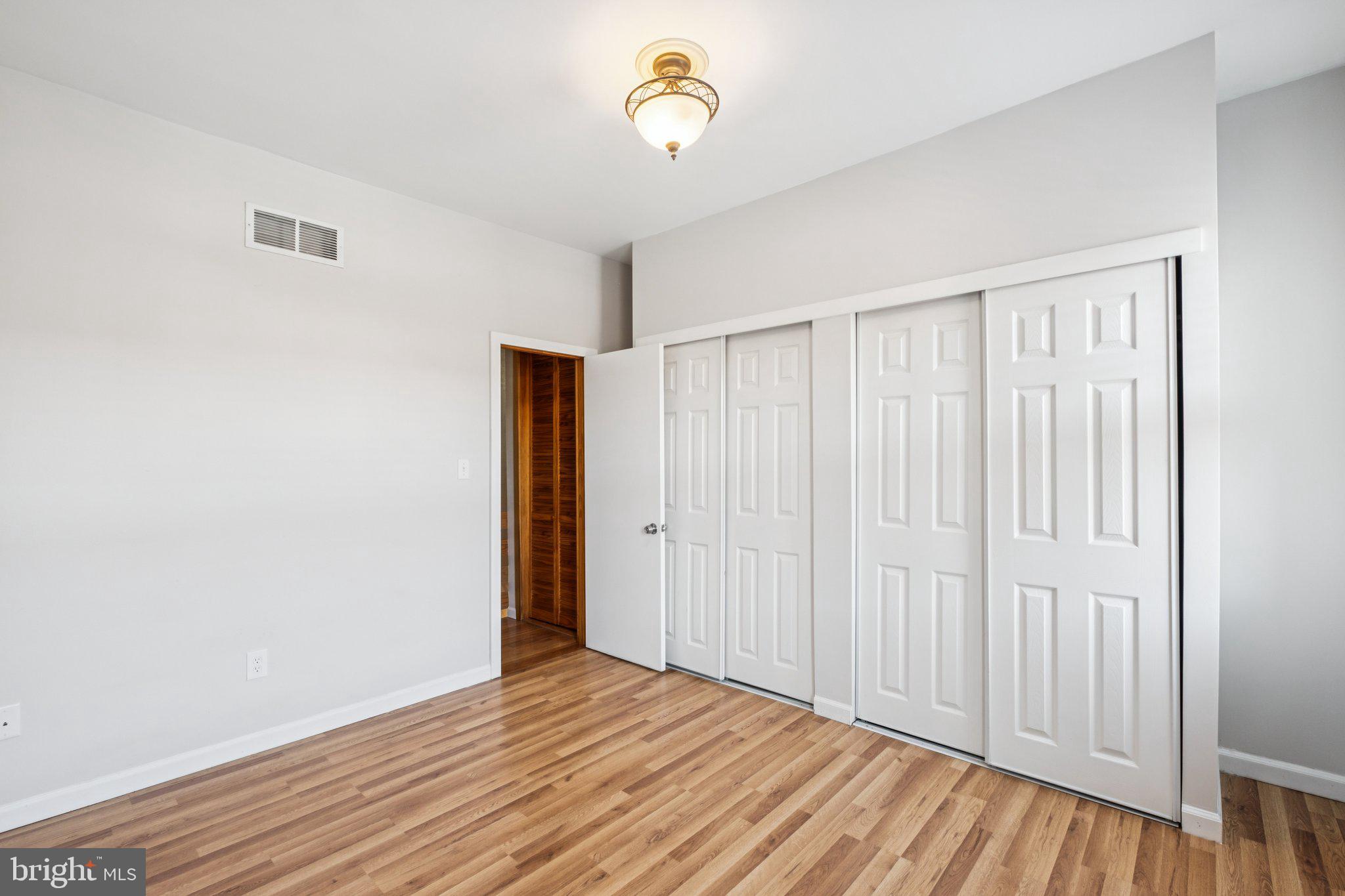 PORT RICHMOND - Residential