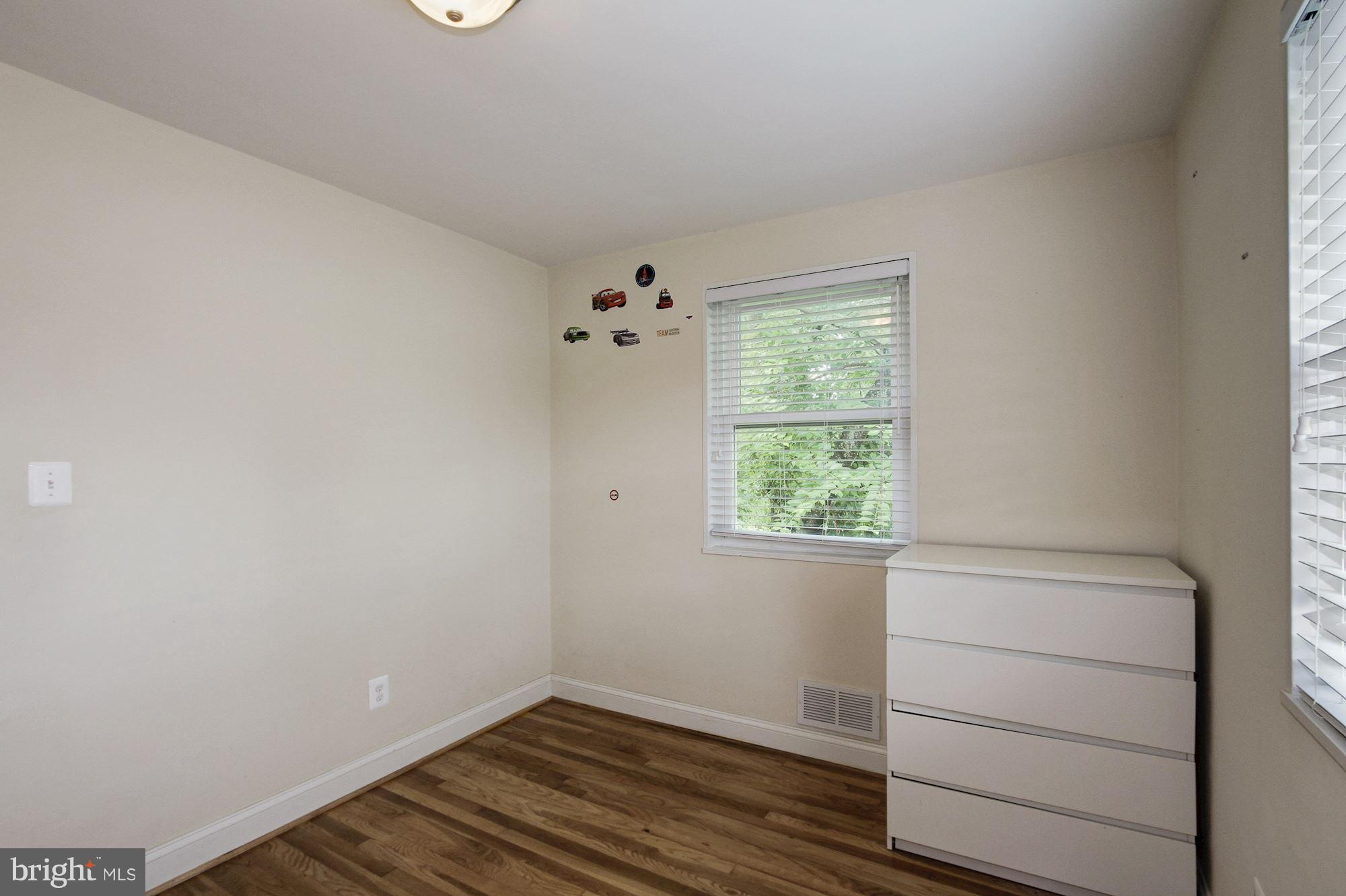 GARRETT PARK ESTATES - Residential Lease